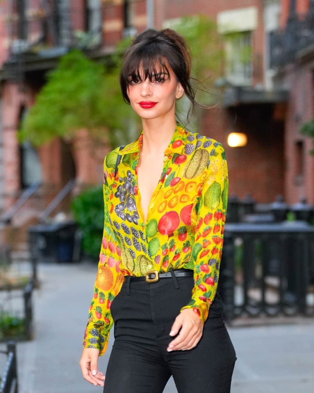 Nylon Magazineのインスタグラム：「'Tis the season for wearing fruit in all forms. From cherry necklaces to banana bags to lemon wedge sandals, no fruit is left behind. Add some juice to your closet and shop the viral trend at the link in bio. 🍒  [Getty]」