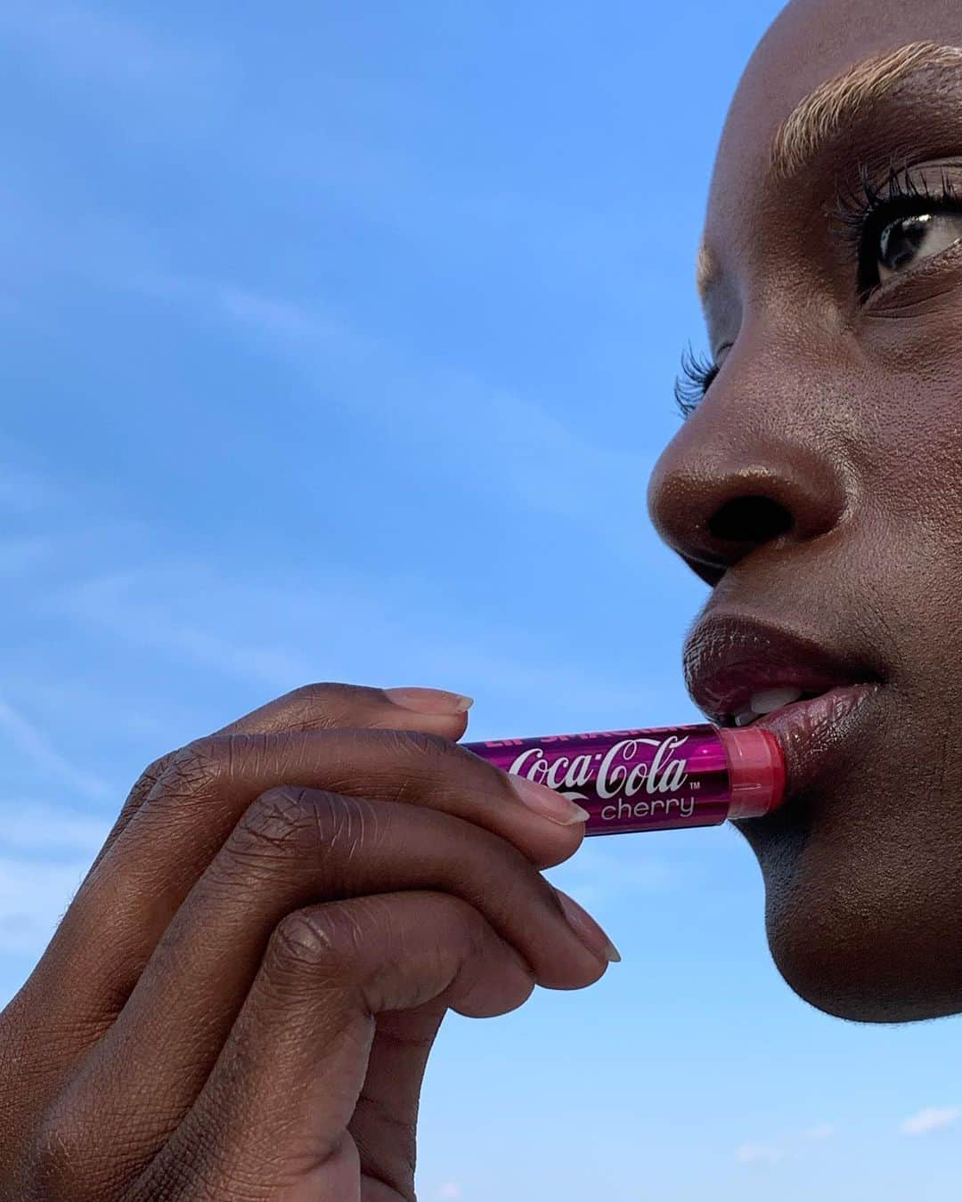 Coca-Colaさんのインスタグラム写真 - (Coca-ColaInstagram)「Cherry Cola Lips have always been on trend.」8月11日 5時10分 - cocacola