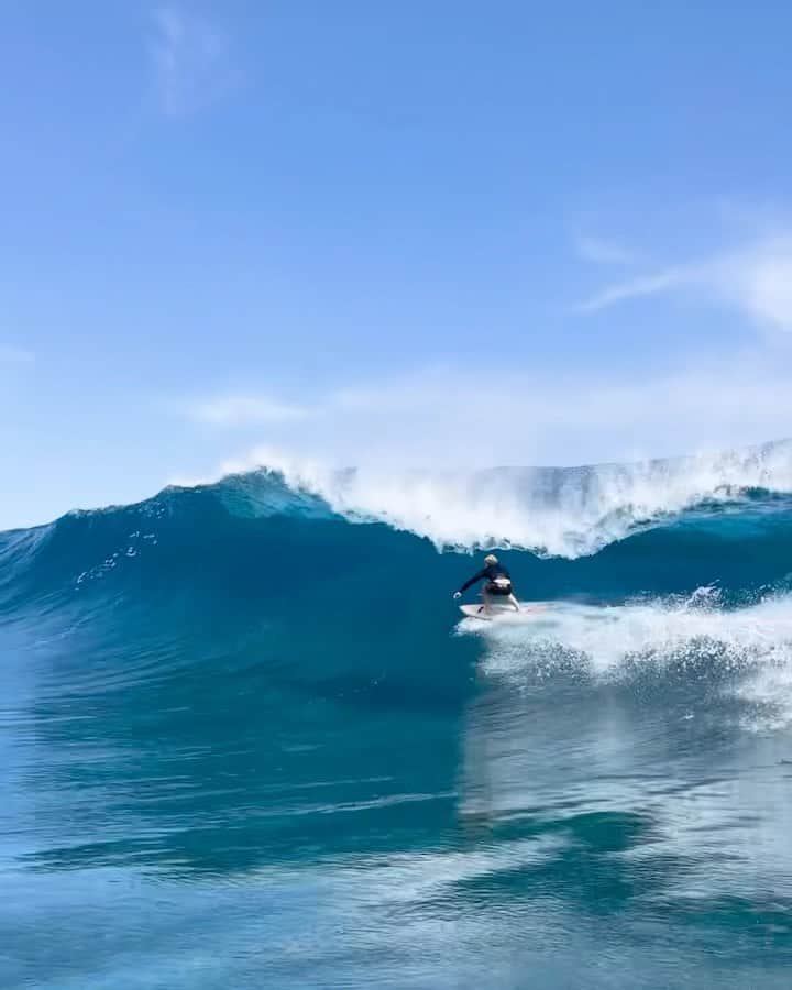 ジョン・ジョン・フローレンスのインスタグラム：「Our first few days in Tahiti have been non stop and a lot of fun 😂」