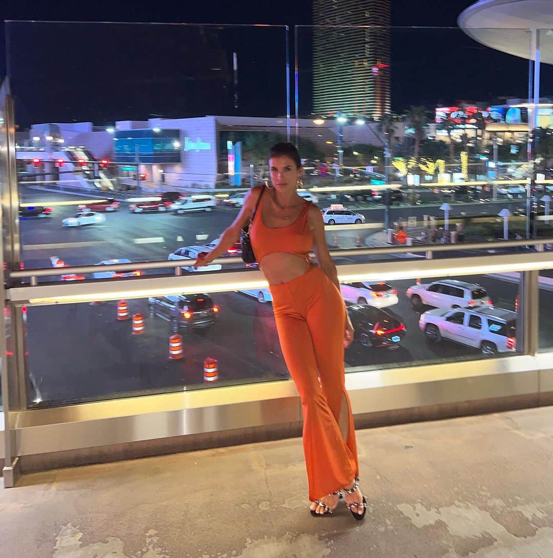 エリザベッタ・カナリスさんのインスタグラム写真 - (エリザベッタ・カナリスInstagram)「Hi Vegas!」8月11日 15時31分 - littlecrumb_