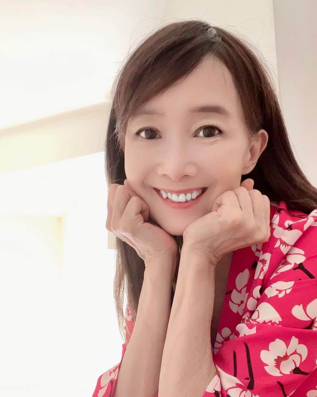 アグネス・チャンのインスタグラム：「How are you? How  are your love ones?」