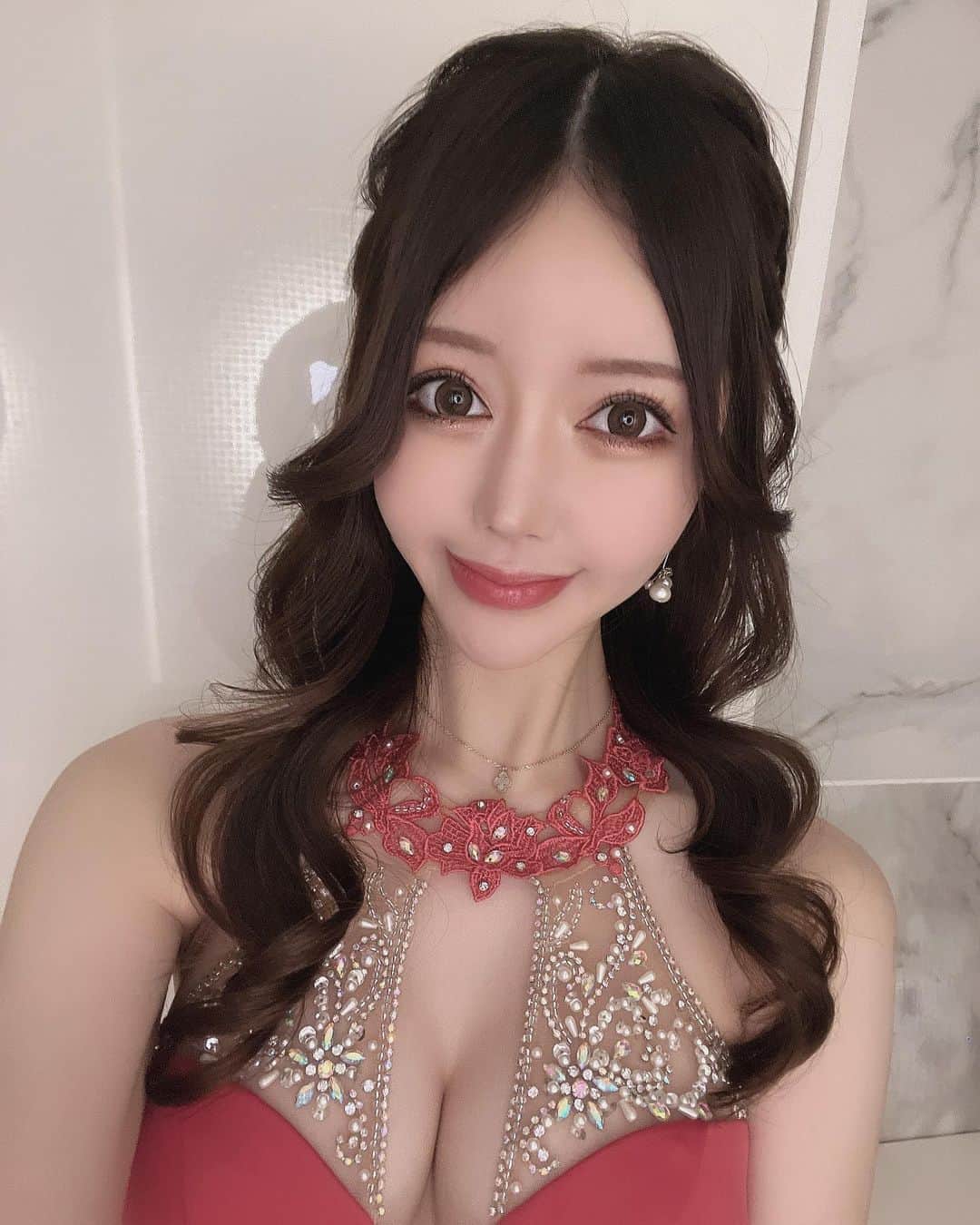 愛沢わかなのインスタグラム：「🌻 . 素敵なお盆休みをお過ごし下さい🎐꒰ ᐢ- ̫-ᐢ ꒱🍧 お盆明けは16日からです🩷 . .」