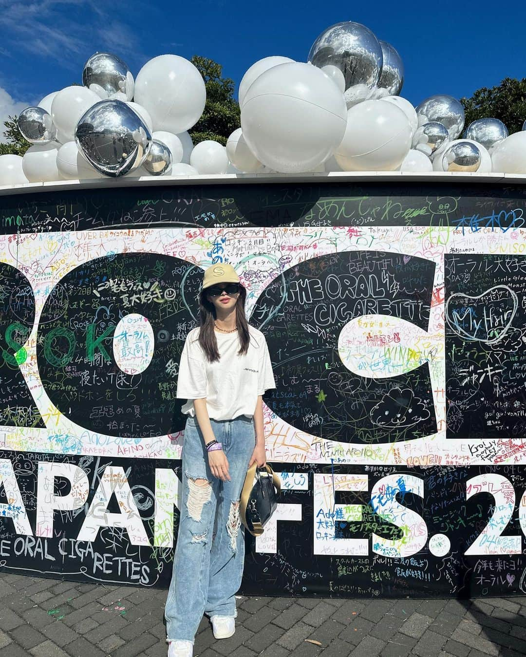 松平璃子のインスタグラム：「#りこぴのクローゼット   T-shirt : JamiroquaiのバンT belt : @amiparis  denim : @shein_japan  shoes : @sacaiofficial × @nike  bag : @lily_brown_official  sunglasses : @gentlemonster  accessory : @careering.jp   Jamiroquaiはイギリス🇬🇧のバンドでとってもお気に入り〜♪ #松平璃子 #りこぴ  #fashion #code #ootd #summer」