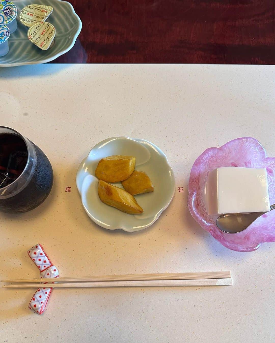 山本明果さんのインスタグラム写真 - (山本明果Instagram)「⠀ ⠀ ⠀ ⠀ 🌾🍵🍣 ⠀ ⠀ いつかの母とランチ⠀ ⠀ ⠀ ⠀ 素敵なところで美味しいごはん幸せ。 ごちそうさまでした。 @ryoutei.senryu  ⠀ ⠀」8月11日 9時10分 - sayaka__sea