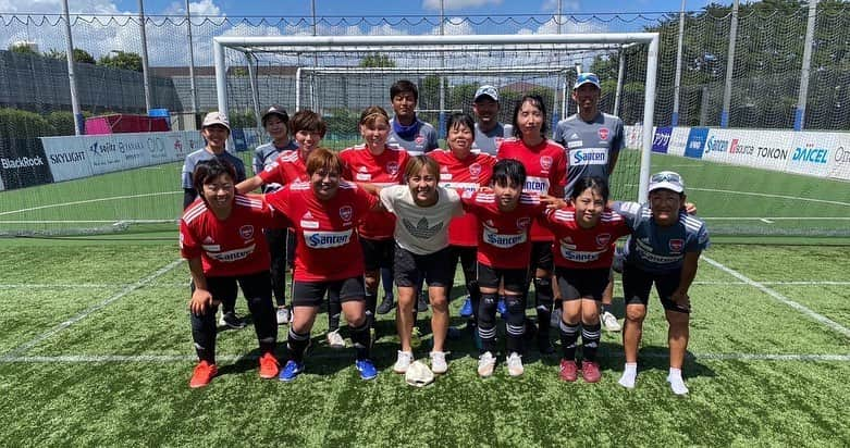 岩渕真奈さんのインスタグラム写真 - (岩渕真奈Instagram)「⚽️⚽️⚽️ ⁡ IBSA ブラインドサッカー女子世界選手権 2023に向け直前合宿をしているブラインドサッカー 女子日本代表の皆さんのところへおじゃましてきました。 　 人数合わせの為トレーニングに急遽参加。 見て感じる凄さの数倍いや数十倍凄かったです⚽️✨ ⁡ ゲームには目を開けて参加させていただき、PKはボールに向かうところから目を閉じてやってみました。 ⁡ 🤲そして皆さんにご協力のお願いです🤲 下記日程で世界大会を戦う為、遠征費調達の為のクラウドファンディングを行なっています。 サッカーファミリーのみなさん、ブラインドサッカーの応援も！！！ぜひご協力よろしくお願いします🙇‍♀️ ⁡ 🔗 https://camp-fire.jp/projects/view/670285 ⁡ ブラインドサッカー女子世界選手権 日本戦予選グループリーグ日程（キックオフ時間は日本時間） ・8/14(月)18:30 予選GLA イングランド vs 日本 ・8/15(火) 16:30 予選GL A 日本 vs スウェーデン ・8/17(木)16:30 予選GL A 日本 vs モロッコ ⁡ 今日のなでしこ準々決勝🇯🇵 もうすぐ始まるブラインドサッカー世界選手権🇯🇵 ⁡ 応援しましょう📣📣📣 ⁡ ⁡ #ブラインドサッカー #パラリンピック #ブラインドフットボール #daihyo #ブラサカ女子 #日本代表 #burasaka #ブラサカ #blindfootball #サッカー #フットサル #soccer #football #futsal #japan #ブラインド#サッカー日本代表#パラスポーツ #視覚障害 #SDGs #スポーツ観戦 #日本 #サッカー観戦 ＃障がい者スポーツ #C #世界選手権」8月11日 9時27分 - iwabuchi.m_jp