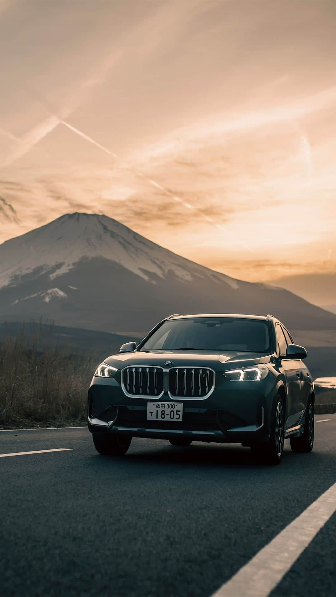 BMW Japanのインスタグラム：「8月11日は #山の日  未知を駆けぬける冒険へ。 新たな歓びを探しに行こう。  #BMW #駆けぬける歓び #BMWJapan #BMWM #BMWgram #bimmer #BMWlove #BMWlife #Carphotography #オフロード #ワインディング #冒険」