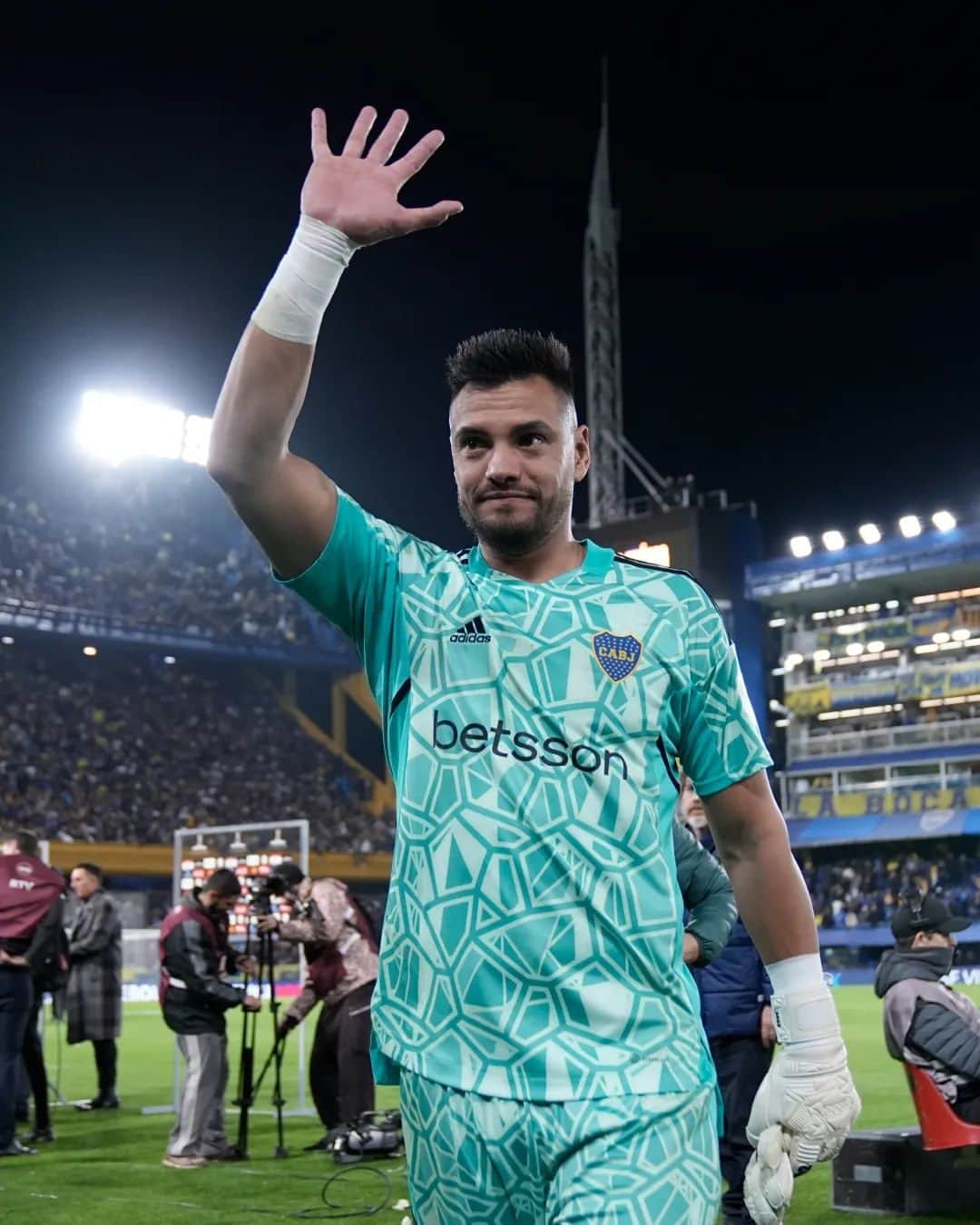 セルヒオ・ロメロのインスタグラム：「𝙂𝙞𝙜𝙖𝙣𝙩𝙚 🧤 🥅」