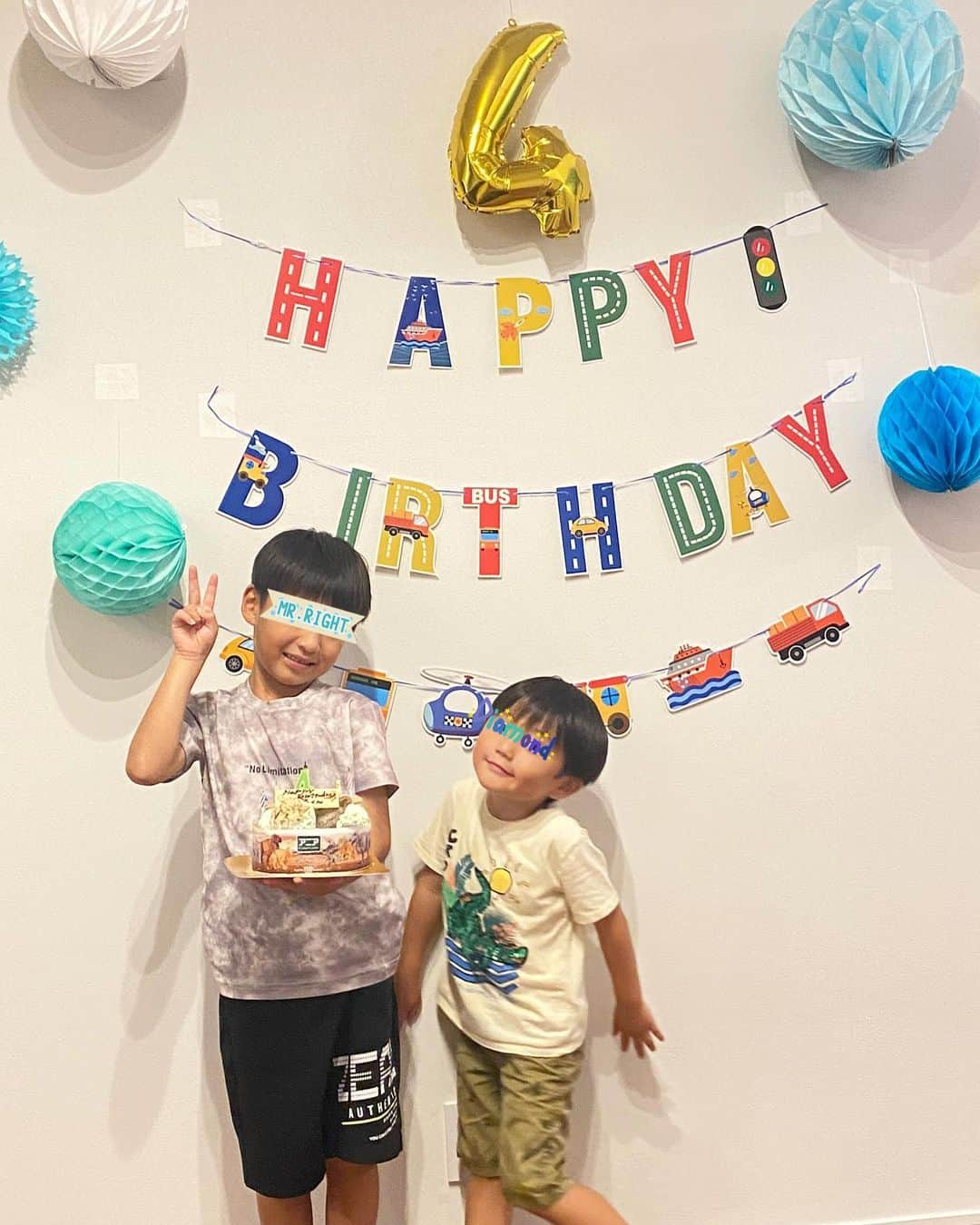 蒲生麻由さんのインスタグラム写真 - (蒲生麻由Instagram)「Happy Birthday to my sun🎉  8月9日は次男の4歳の誕生日でした🎂  相変わらず実年齢より身体も大きいし、 言葉も達者なので、 『あれまだ3歳だったの⁉️』 びっくりされがちですが、 4歳になりました❣️  これからどう成長していくのか、 今から将来が楽しみで… そして不安な人です😅💦  とりあえず、 真逆な性格の長男との兄弟喧嘩 だけは、なんとかならないものかと… 母は日々悩んでおります。  どうか、持ち前のパワーと強さ、 そしてその甘い笑顔を生かして、 楽しい人生を送ってもらいたい^_^  誕生日おめでとう🎁  誕生日当日は、 恒例の不二家レストランでランチしてお祝い🎂  映画『マイエレメント』を鑑賞し、 その後は、室内遊び場で閉店まで 思いっきり遊んで盛りだくさんな一日でした💨💨💨  #次男 #息子の誕生日  #4歳になりました  #盛りだくさんな1日  #甘いケーキが苦手 #アイスケーキでお祝い」8月11日 11時08分 - mayugamo_lamana