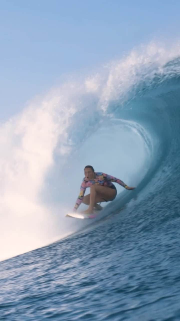 カリッサ・ムーアのインスタグラム：「It’s just about time: Tune in tomorrow for the first potential call of the @wsl Shiseido Tahiti Pro!  🎥: @hampositive   #FreeSurfing #CarissaMoore #Teahupoo」