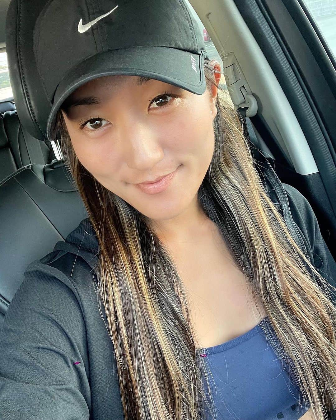 奥野彩加のインスタグラム：「My days🎾☀️🍩☕️⛳️🏃🏻‍♀️🦋」