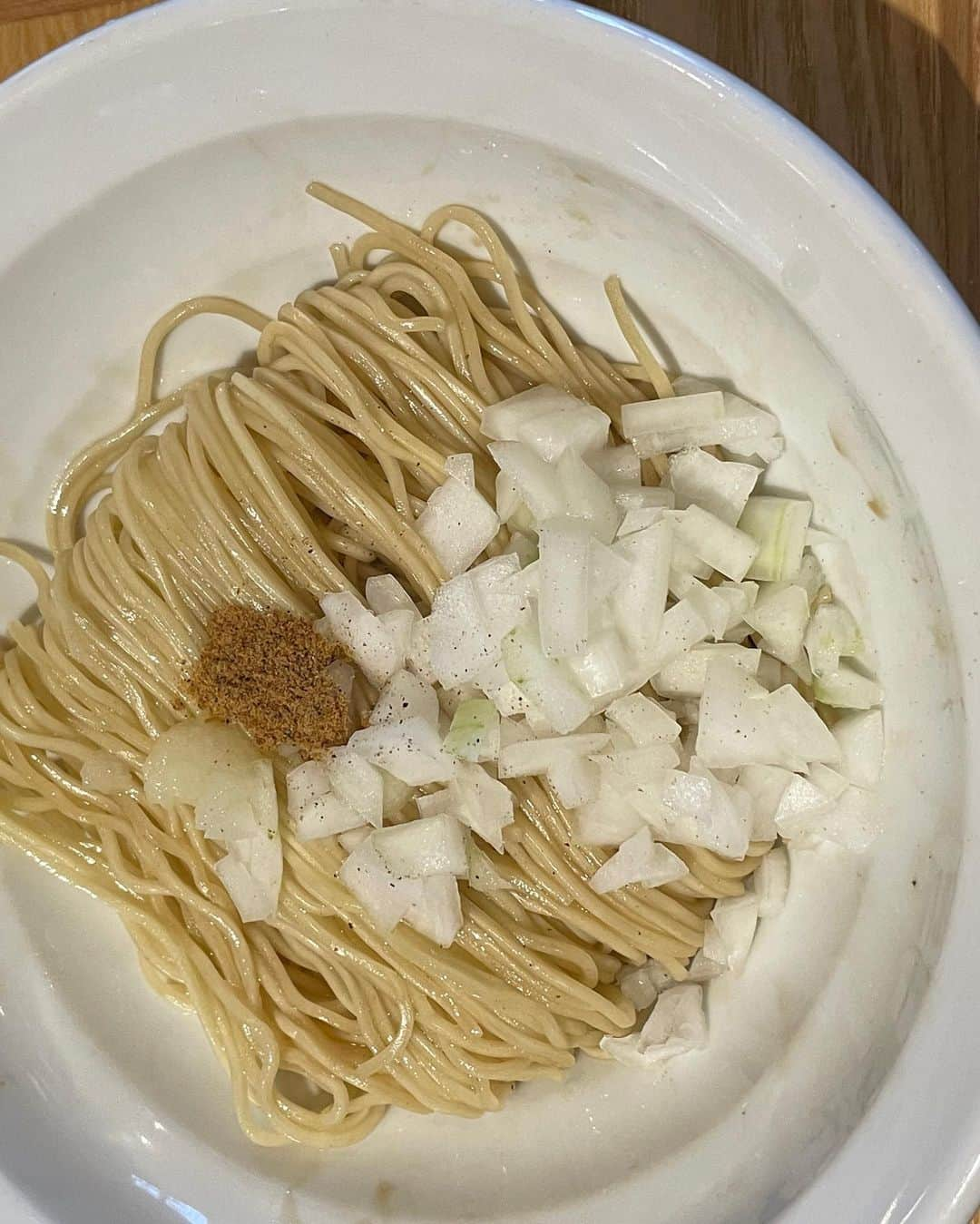 菅原永二さんのインスタグラム写真 - (菅原永二Instagram)「「NIBOSHIMANIA」 煮干しラーメンと和え玉。美味い。」8月11日 17時01分 - sugawara_agency