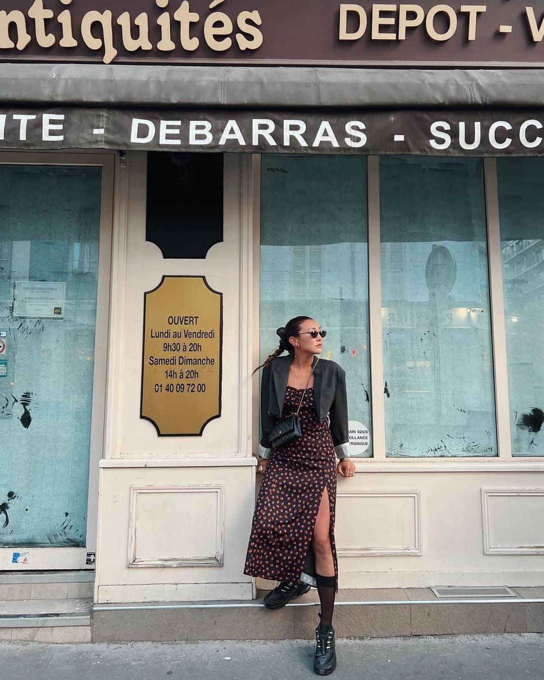 小竹麻美のインスタグラム：「Paris 🍓🇫🇷☕️  スニーカーげっと🤍 シアーソックス持っていっててよかった〜！」