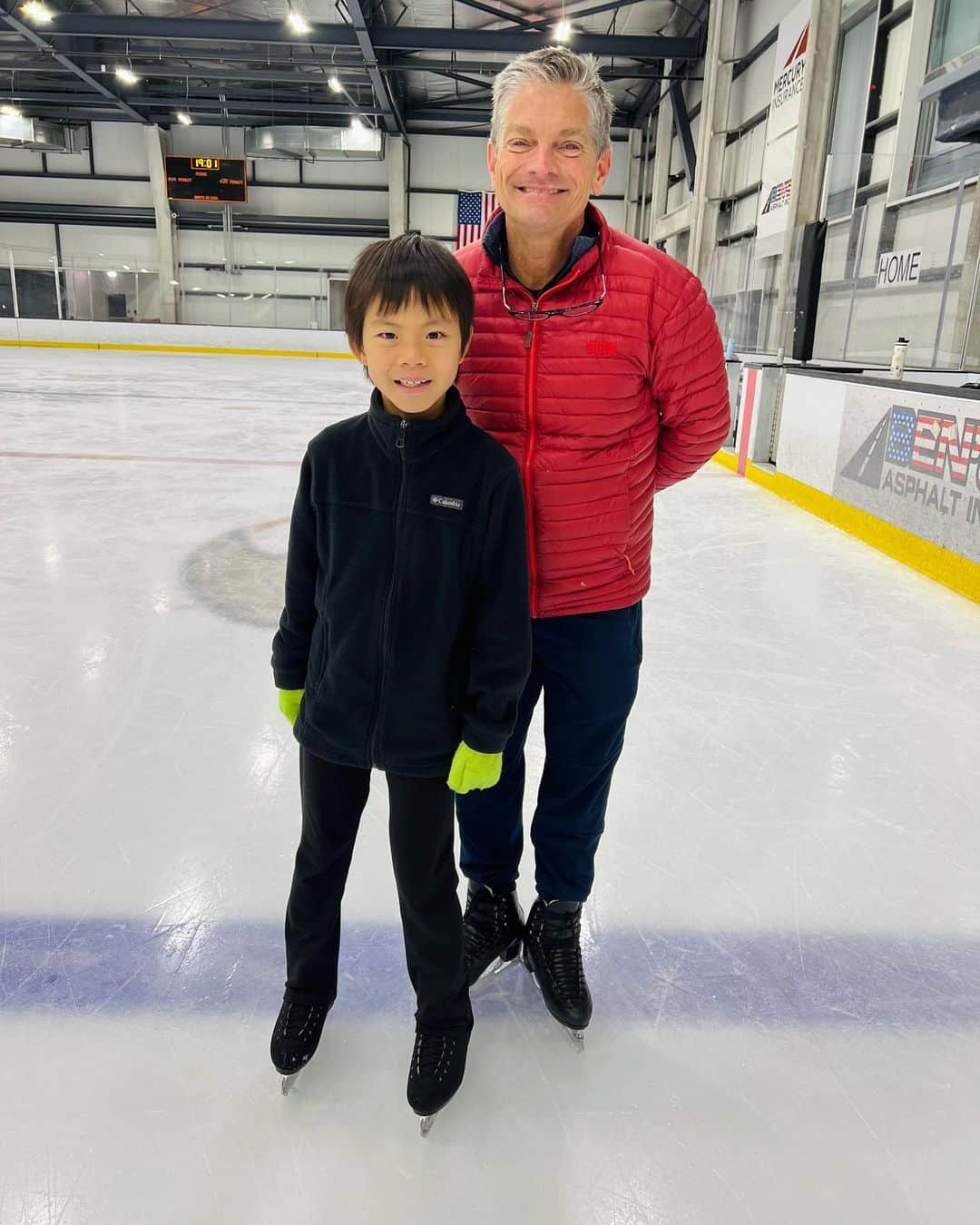 ジェシカ・カラランさんのインスタグラム写真 - (ジェシカ・カラランInstagram)「A memorable 2 weeks it has been. Not only to have one but TWO very special guest coaches at @greatparkice to teach the kiddos ⛸️💞   - @kristen.mita coached me for 3 years back in 2007. Kristen has not only impacted my skating career but she also has positively impacted me in life. I owe so much to her for my foundation of skating as well as my coaching approach🩷 I loved watching her work with some of my students!!!   - @gowylie … is well, Paul Wylie!! What an absolute honor for my kids to have worked with the 1992 Olympic Silver Medalists. Watching him teach the next generation of skaters has been so sweet to see 🩵」8月11日 11時47分 - jessicacalalang