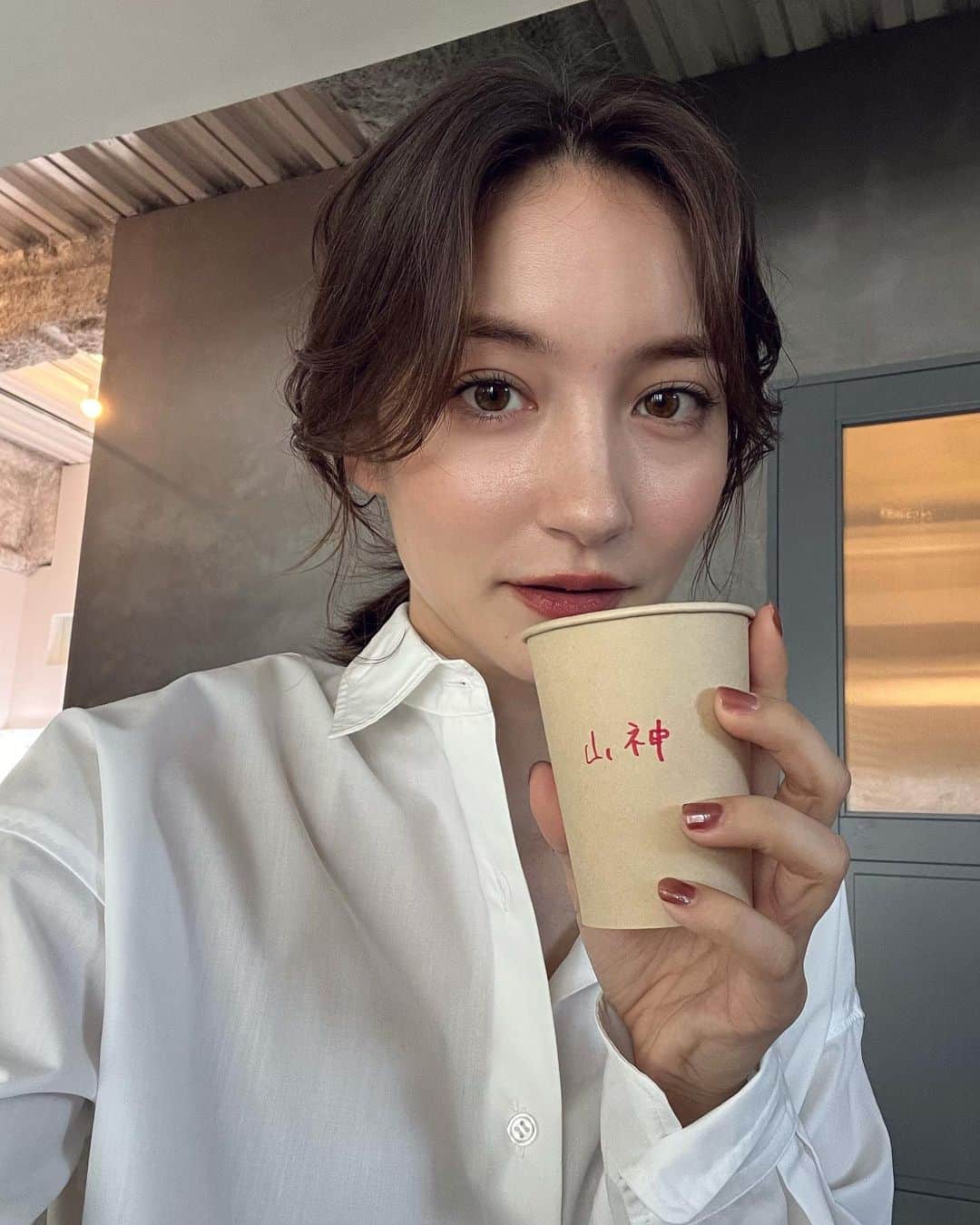 山神アリシアのインスタグラム：「山神です🙋‍♀️」