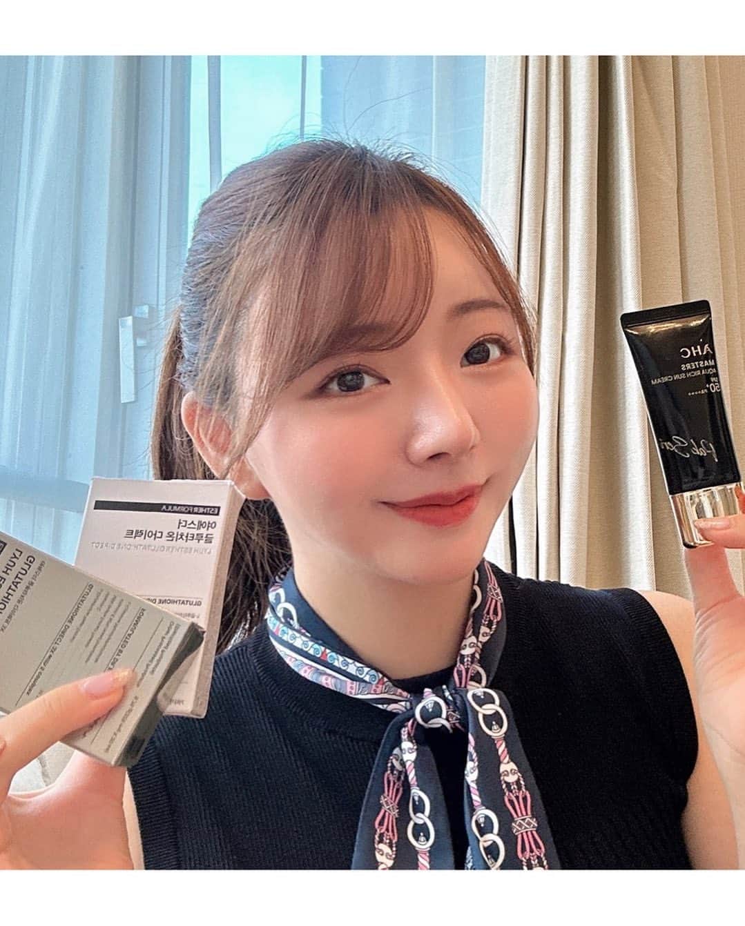 木下マリアのインスタグラム：「.  私は人より美容アイテムを試す数が非常に多いと思う◎  周りの美容好きな友達に聞いたり、流行ってるものはとにかく片っ端から自分で買って使ってみるタイプ  合う合わないは肌質や髪質によってあるけど、例えば成分的になぜ合わないのかまで気になる💭  正直マニアックだなと思うけど、だからこそいいものだけ紹介できると思うしそのスタンスは今後も変わらない😤🫶  YouTubeもInstagramもTwitterも本当におすすめのお気に入りを垂れ流すSNSでありたいし、それを参考に購入してくれたっていう連絡もらうと嬉しい☺️👏  っていう最近の気持ち…🍉🍉🍉」
