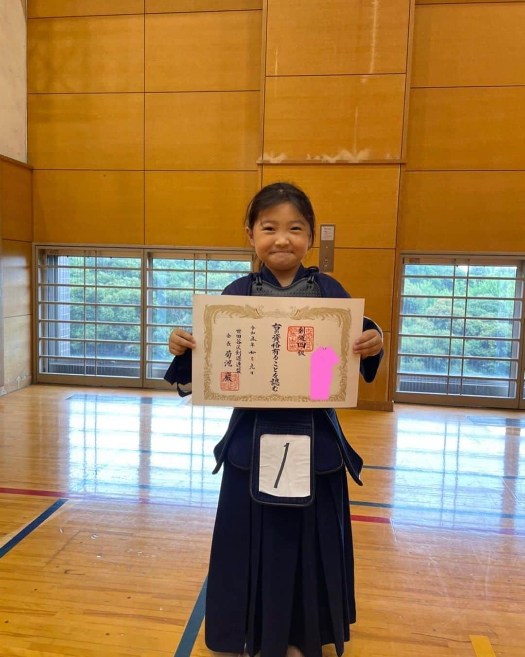 清水あきさんのインスタグラム写真 - (清水あきInstagram)「未有も頑張ってます😊  この夏 級審査合格、 団体戦にも出場しました✨  #剣道女子　#剣道大会　#少年剣道　#剣道１年目 #未有シリーズ　#団体戦　#先鋒　#やりたいこといっぱい女子」8月11日 12時20分 - aki._.s.m