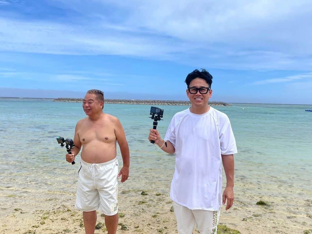 宮川大輔さんのインスタグラム写真 - (宮川大輔Instagram)「明日‼️ テレビ東京 出川哲朗の充電させてもらえませんか？にやっと出させていただきましたぁー‼️むちゃくちゃ楽しかったぁー！改めて出川さんって凄い方やなぁと思いました‼️ 是非是非見てください‼️ #テレビ東京 #出川哲朗の充電させてもらえませんか  #スイカヘルメット🍉  #8月12日（土） #19:54〜20:54OA」8月11日 12時33分 - miyagawadai