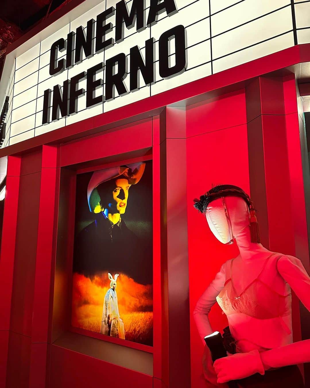 Fashion Headlineのインスタグラム：「#MaisonMargiela  #cinemainferno」