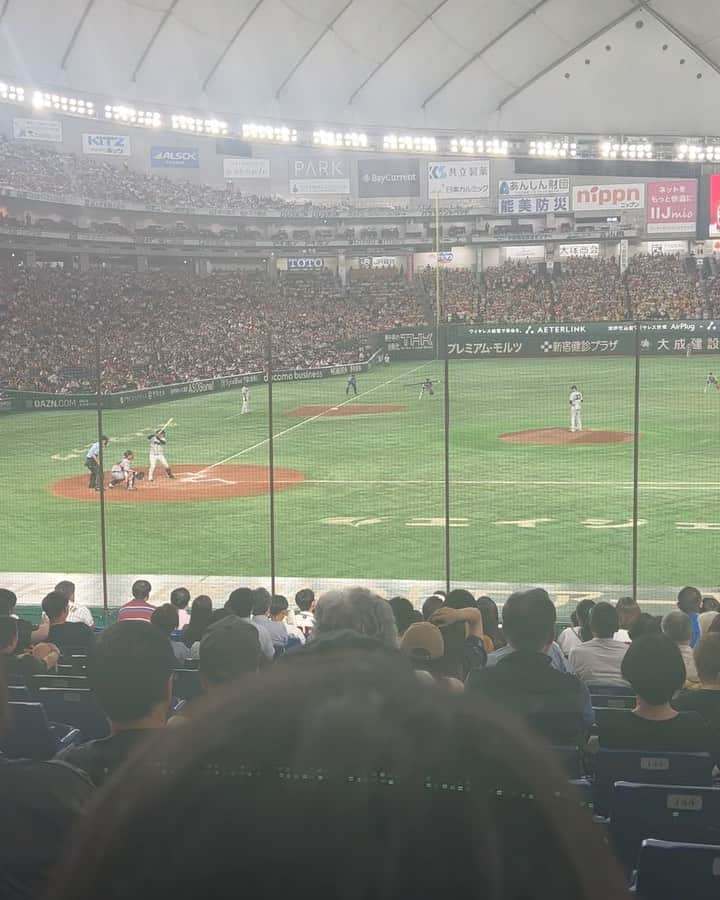 乾貴士のインスタグラム：「今年初の野球観戦をしてきました😊 サイコーでした👍👍 今年は阪神がアレしてまうなぁ😆✨ 梅野選手のタイムリー撮れてなかった😭 大山選手のヒットは撮れてた✌️ 最後は守護神、岩崎選手！！ 阪神つっよ😳😳」