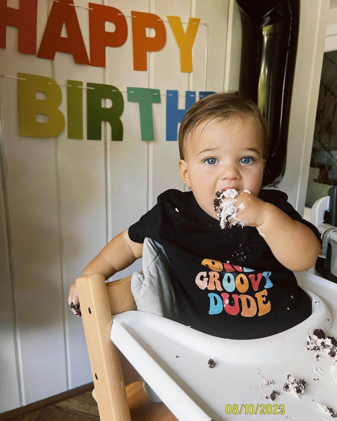 ケラン・ラッツさんのインスタグラム写真 - (ケラン・ラッツInstagram)「Happy 1st birthday to our S☀️NSHINE boy!!!!! He is the absolute sweetest and truly brings so much light to our family. Can’t believe how fast time is flying but we’re loving every single second watching him grow! How do we have a 2 AND 1 year old now?!」8月11日 13時15分 - kellanlutz