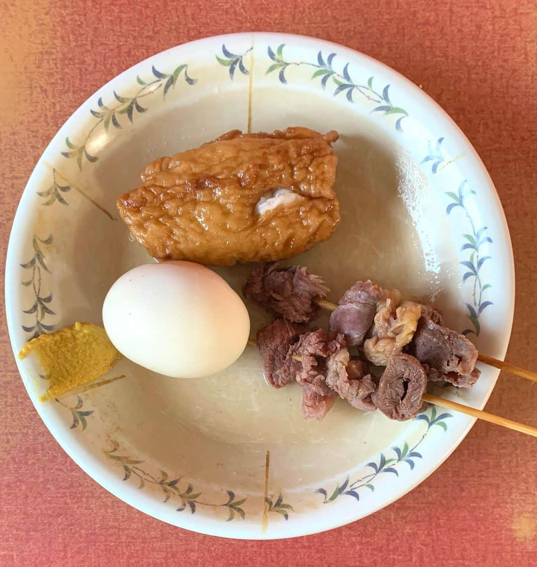 白鳥雪之丞さんのインスタグラム写真 - (白鳥雪之丞Instagram)「君津初日ランチ🤤🍜🍢  #チャーシューメン #おでん #餃子巻き #牛すじ #玉子 #九州ラーメン日吉」8月11日 13時11分 - yukinojoeshiratori