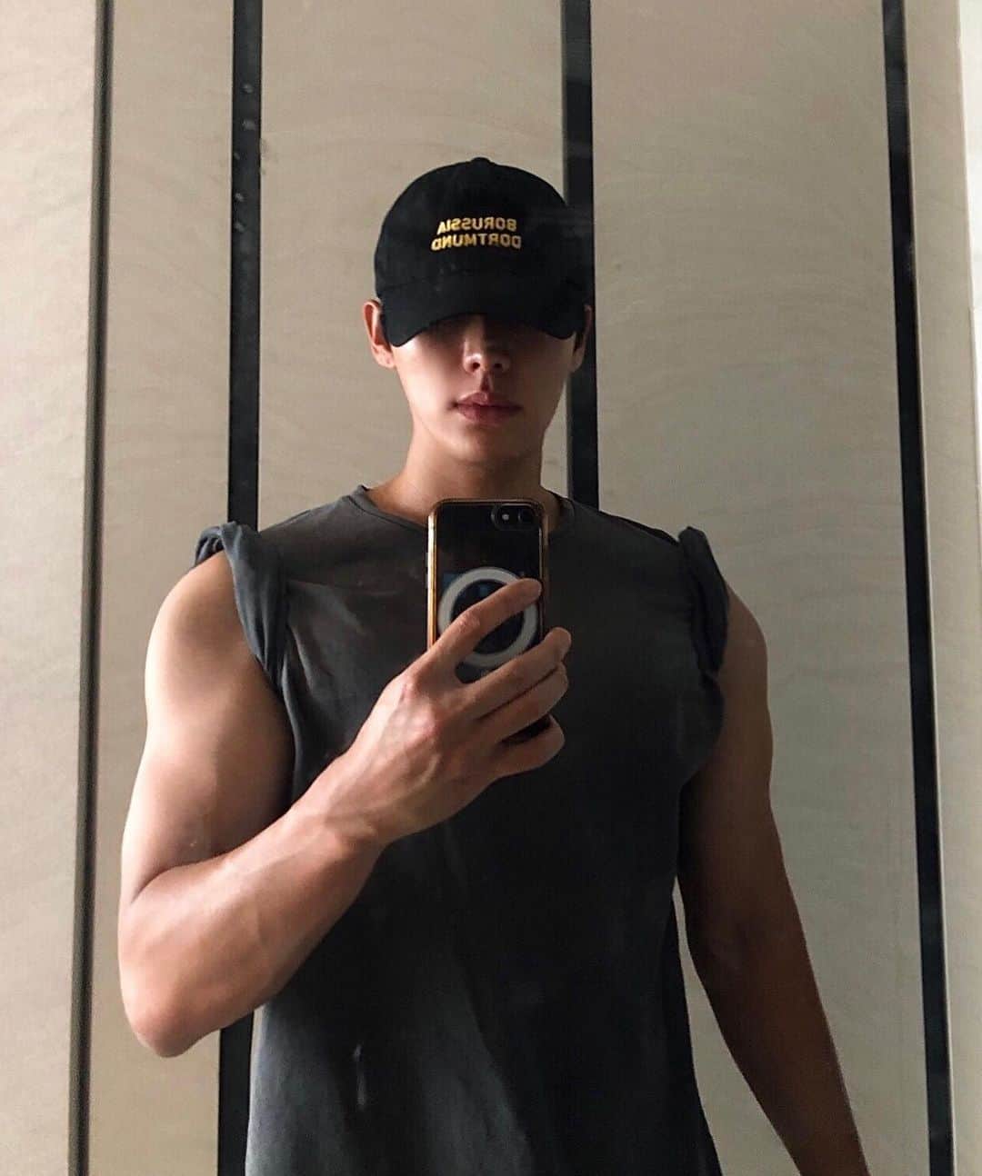 クォン・シヒョンのインスタグラム：「이제 라면 먹으러가자」