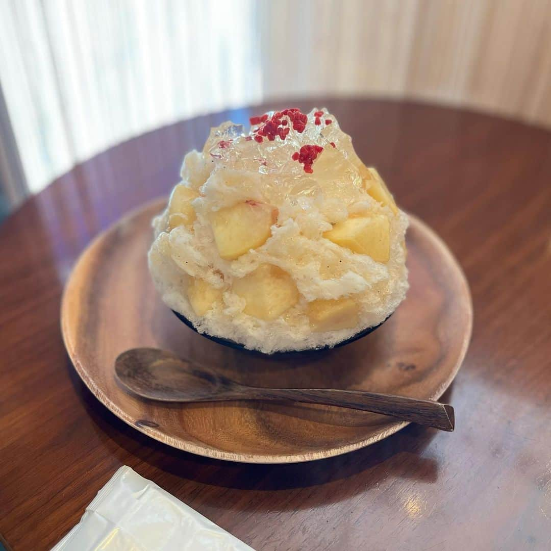 吉田奈央さんのインスタグラム写真 - (吉田奈央Instagram)「お盆休みに突入🎐🍧  今週、車も人もすごく少なくて みなさん早めの休みを取られて 東京を離れていらっしゃるんだなぁと思いました✈️  私は運動と料理三昧のお盆休みになりそうです👘🎇  みなさんはいかがお過ごしですか？💕」8月11日 14時13分 - naoyoshida0903