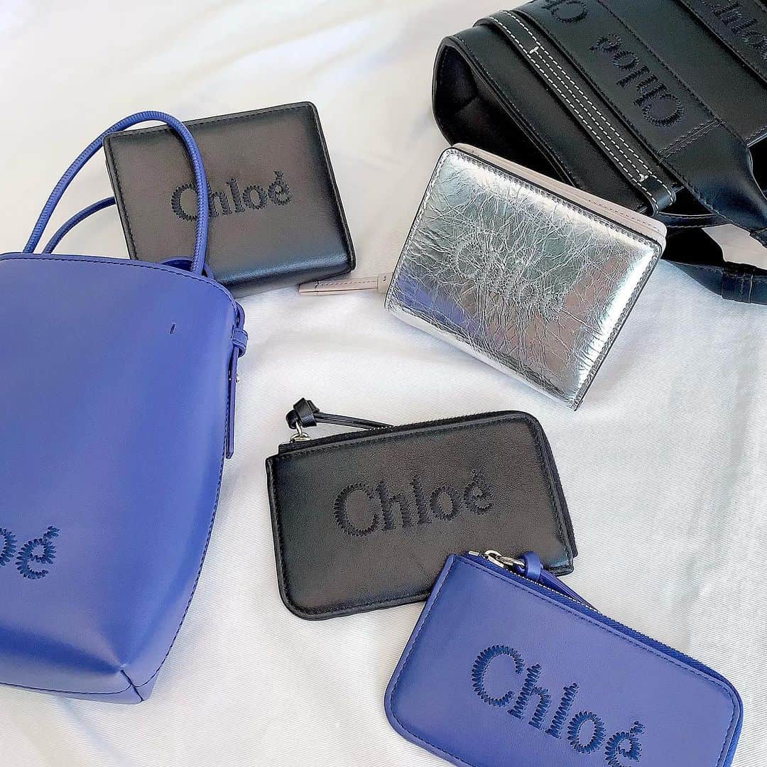 bijouxthreecさんのインスタグラム写真 - (bijouxthreecInstagram)「【Chloe】  Chloeの中でも新しいシリーズの"Chloe sense"👜✨️  “Sense”シリーズは、時代を超えたフォルムと アイコニックなクロエのロゴからインスパイアされたデザインが特徴😌💫  シンプルながらも洗練されたデザインで、 様々なコーディネートで活躍するかと思います😊✨️   #Chloe  #chloe  #Chloesense  #chloésense   #chloesensebag   #クロエ  #クロエセンス  #クロエセンスバッグ  #クロエ財布  #クロエバッグ   #WOODY  #ウッディ  #トートバッグ  #ショルダーバッグ  #パース  #二つ折り財布  #bijouxthreec   #ビジュースリーク  #新潟  #古町」8月11日 14時41分 - bijouxthreec