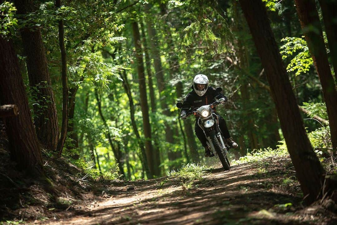 ヤマハ バイクさんのインスタグラム写真 - (ヤマハ バイクInstagram)「8月11日は #山の日 ⛰ 山派でYAMAHAな皆さーん🙋‍♂️🙋‍♀️  #YAMAHAが美しい #RevsyourHeart #Yamaha #serow250 #セロー250 #山の日」8月11日 14時47分 - yamaha_bike