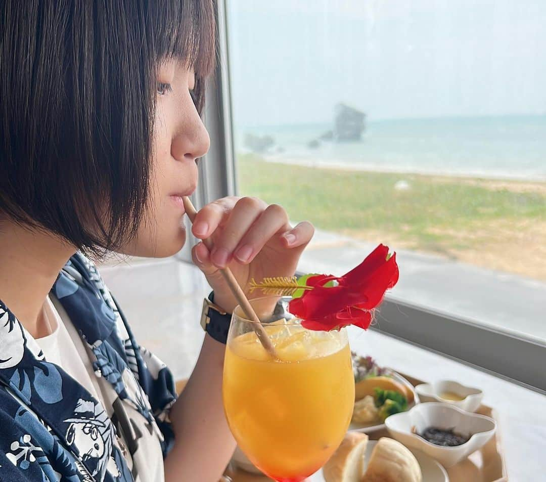 かんあきチャンネルさんのインスタグラム写真 - (かんあきチャンネルInstagram)「沖縄旅行2日目の思い出 シーサー絵付け体験  #かんあきチャンネル」8月11日 14時58分 - kan_aki_channel