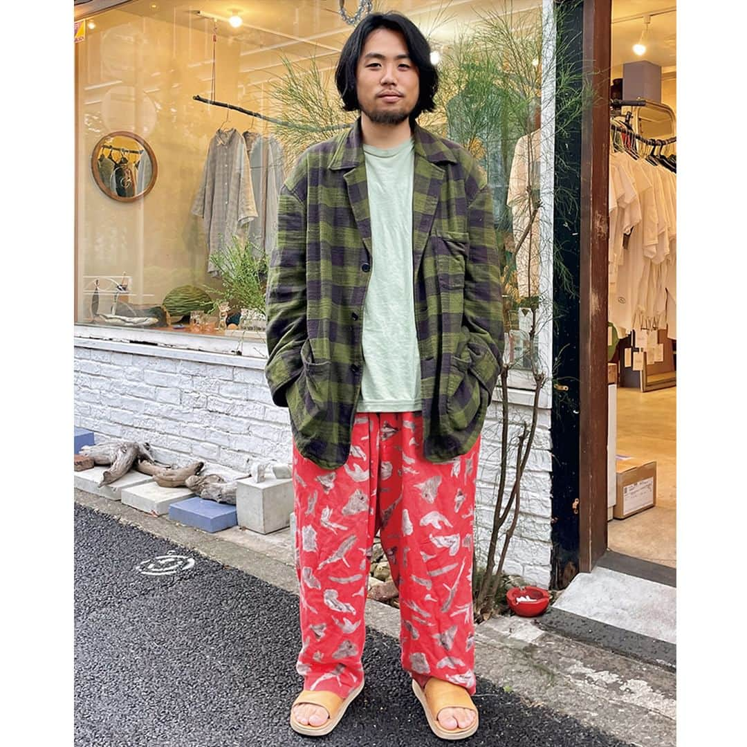 UOMOさんのインスタグラム写真 - (UOMOInstagram)「【上町・経堂編】ベテランスタイリストが気になる街と人【松川 総が自らカメラ片手にスナップ】  いつもの場所を離れてスナップしたら何かが変わる？　個性豊かなベテランスタイリスト二人が自分好みのローカルスポットに赴き、街のムードに合った、スタイルのある人たちをハントした！  記事の続きはWEB UOMOで▶▶ https://www.webuomo.jp/fashion/318597/  #松川総 #ファッションスナップ #上町 #経堂 #uomo #uomo_magazine #webuomo」8月11日 15時00分 - uomo_magazine