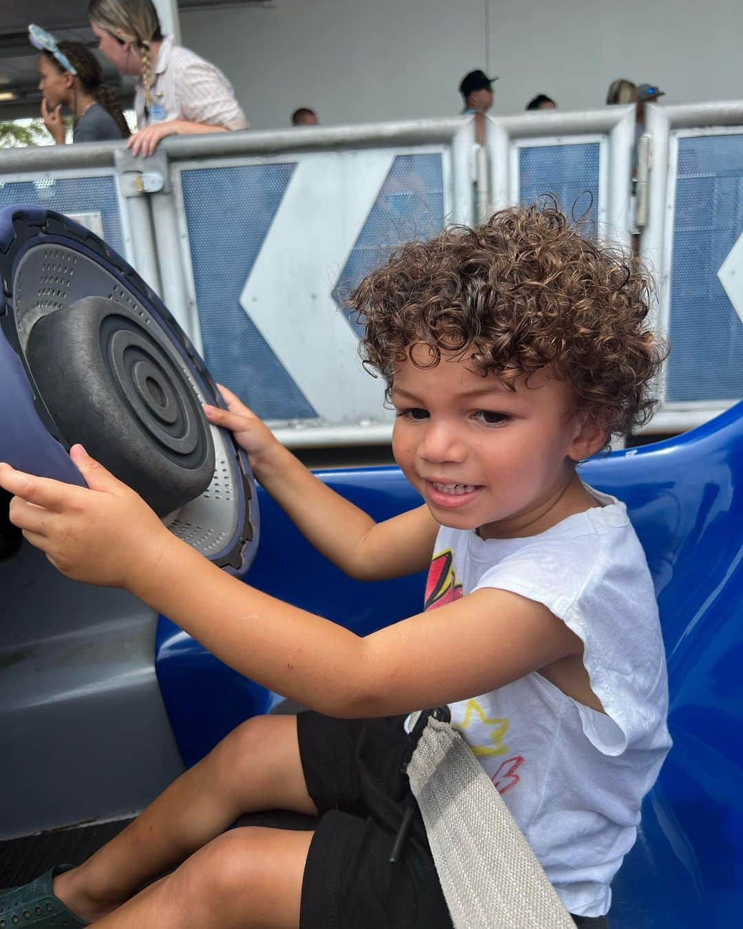 さんのインスタグラム写真 - (Instagram)「So much fun @disneyparks 🥰🥰 thank you for giving our family the best experience ever!! @waltdisneyworld #waltdisneyworld」8月12日 0時39分 - audreyanamichelle