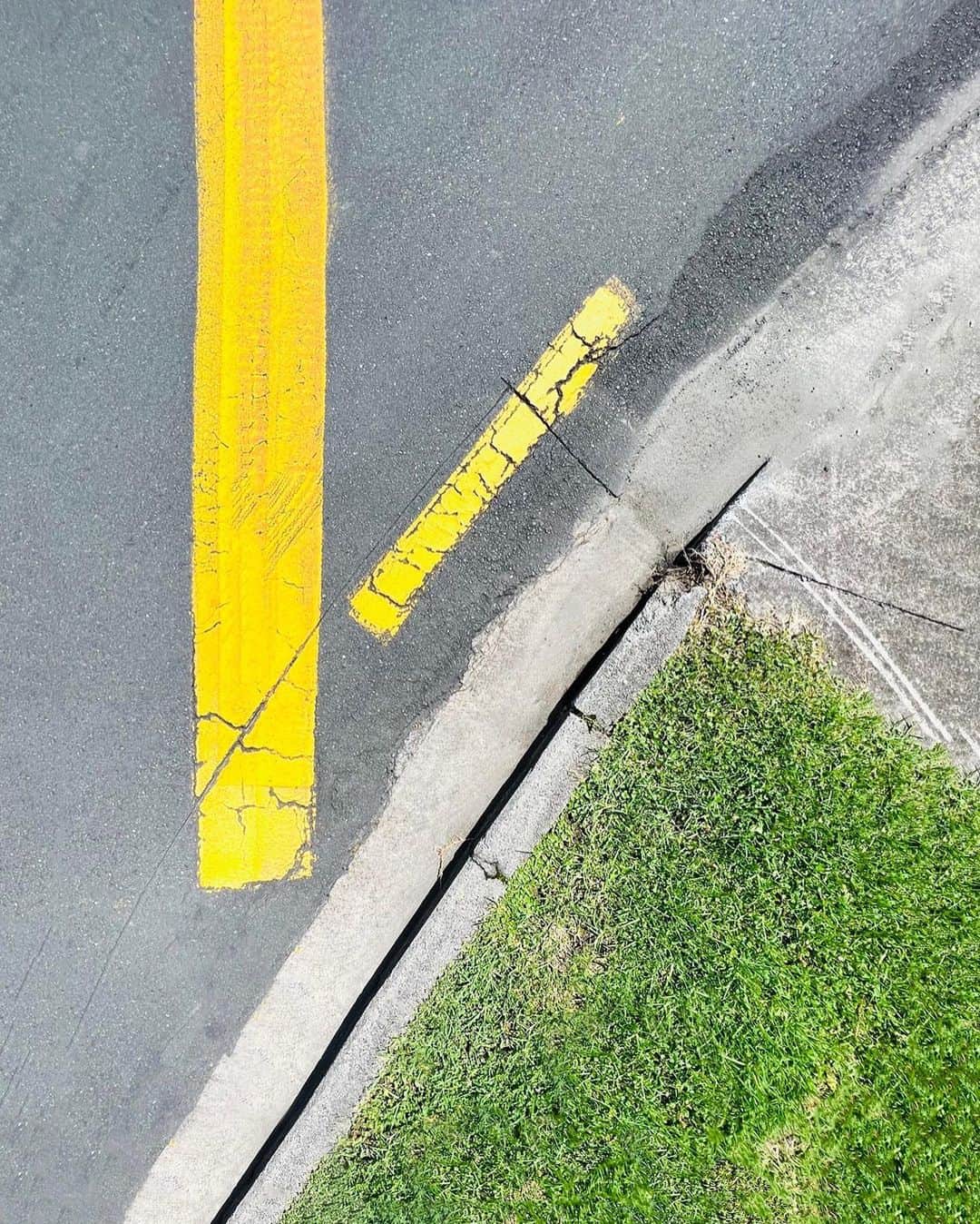 appleさんのインスタグラム写真 - (appleInstagram)「“The story behind this series is that in most built environments, the very ground beneath your feet can be quite interesting.” #ShotoniPhone by George B. @george_byrne」8月12日 1時08分 - apple