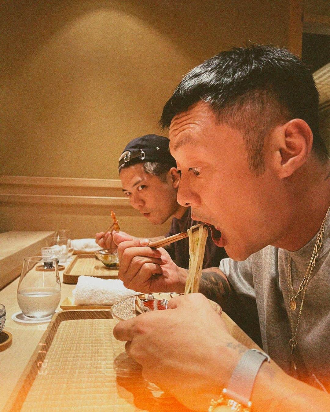 余文樂さんのインスタグラム写真 - (余文樂Instagram)「在日本工作太危險 根本吃不停….. 回去又要還債🤥」8月12日 1時33分 - lok666