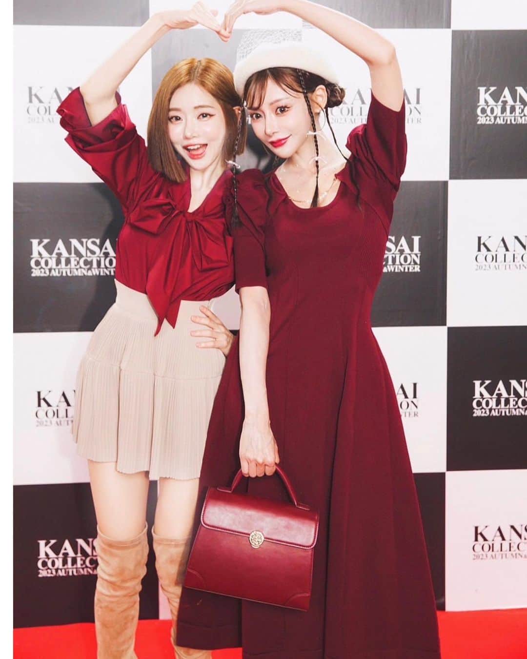明日花キララのインスタグラム：「SODAちゃん @deejaysoda 🩵 @royalparty_official さんのステージで双子コーデです🪽  SODAKIRA에서 같이 런웨이 할 수 있어서 너무 너무너무 즐거웠다👩🏻‍❤️‍👩🏻 항상 상냥하게 대해줘서 고마워요~~🫧👼🏻🫧」