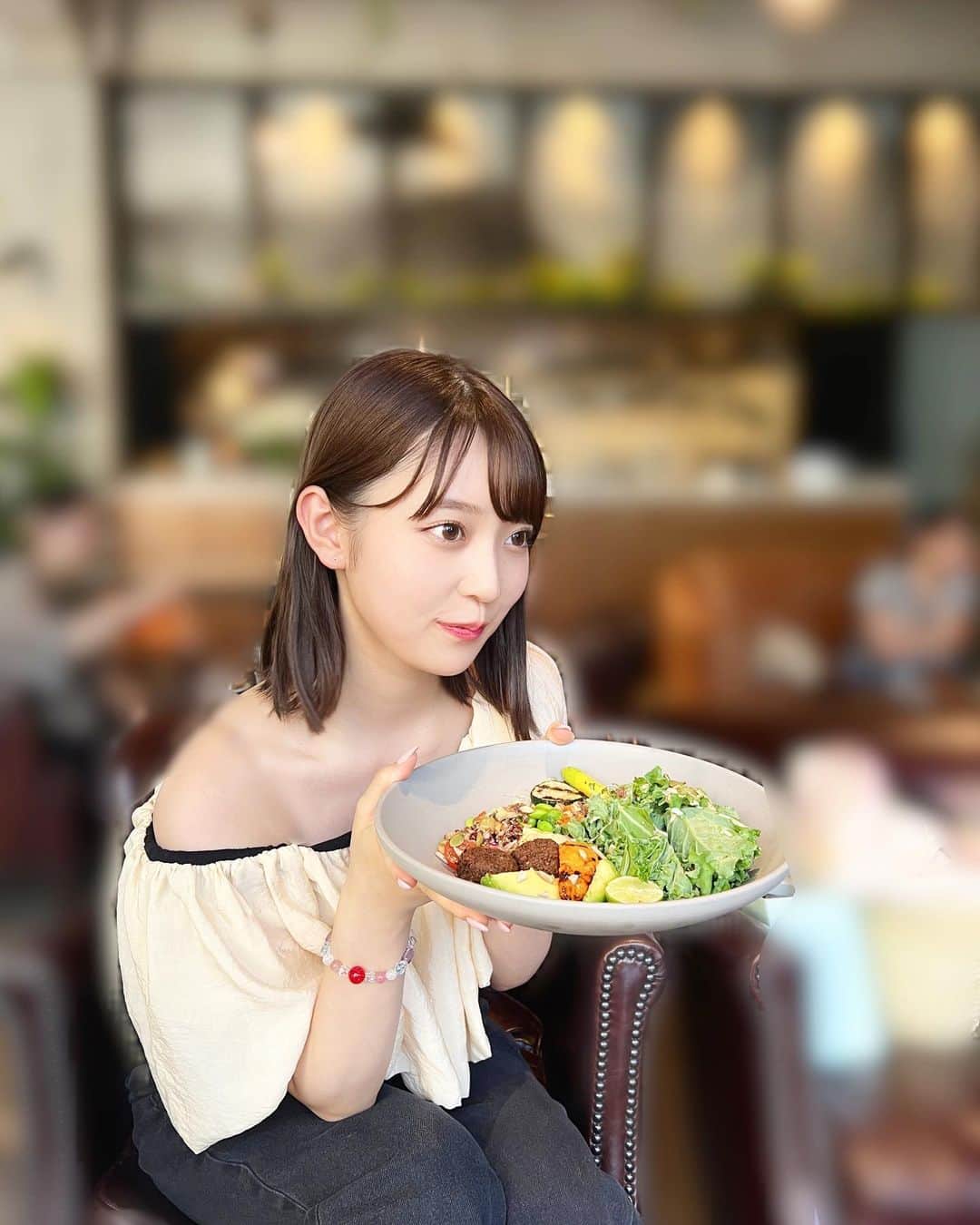 阪口珠美さんのインスタグラム写真 - (阪口珠美Instagram)「.🥗 少し前のおでかけ。  こちらはブッダボウル☺︎  美味しくて栄養たっぷりで大好きです。  #カフェ巡り#たまみぐらむ」8月11日 17時27分 - tamami_46_official