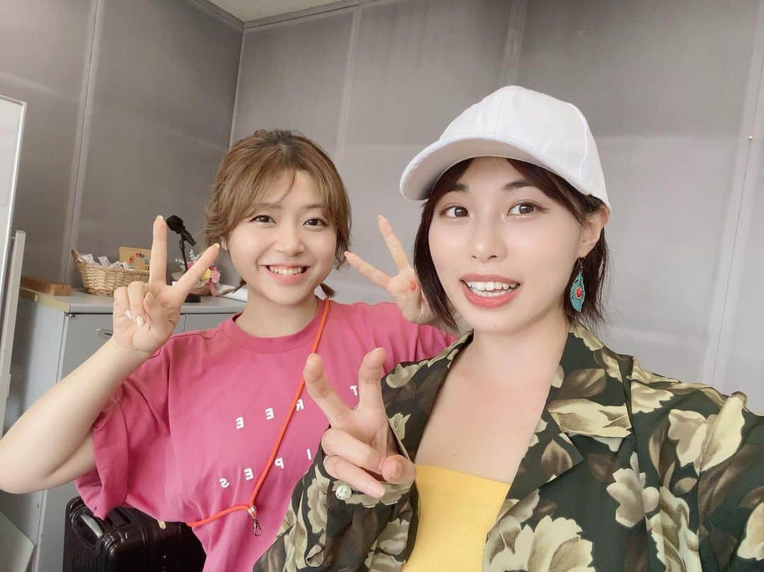 のインスタグラム：「. 本日OA📻💕 あるちゃんのラジオにゲスト出演 させていただきます.ˬ.)"  FMHOT839 にて毎週金曜日💜 19:00-19:58放送中のラジオ番組 「#あるのあるがまま」  視聴・お便りは公式アプリで全国から♪ アプリストアにて、 🔎FMプラプラ で検索  #天音汐那 #せなぽよ #東京 #石川県 #小松市 #金沢 #金沢市 #kanazawa #instagood #followme #japan #japanes #좋아요 #일본 #셀스타그 #얼스타그램 #弾き語り #演奏 #concert #凱旋ライブ #ストリートライブ  #新宿 #赤坂 #六本木 #渋谷 #kpop #ラジオ」