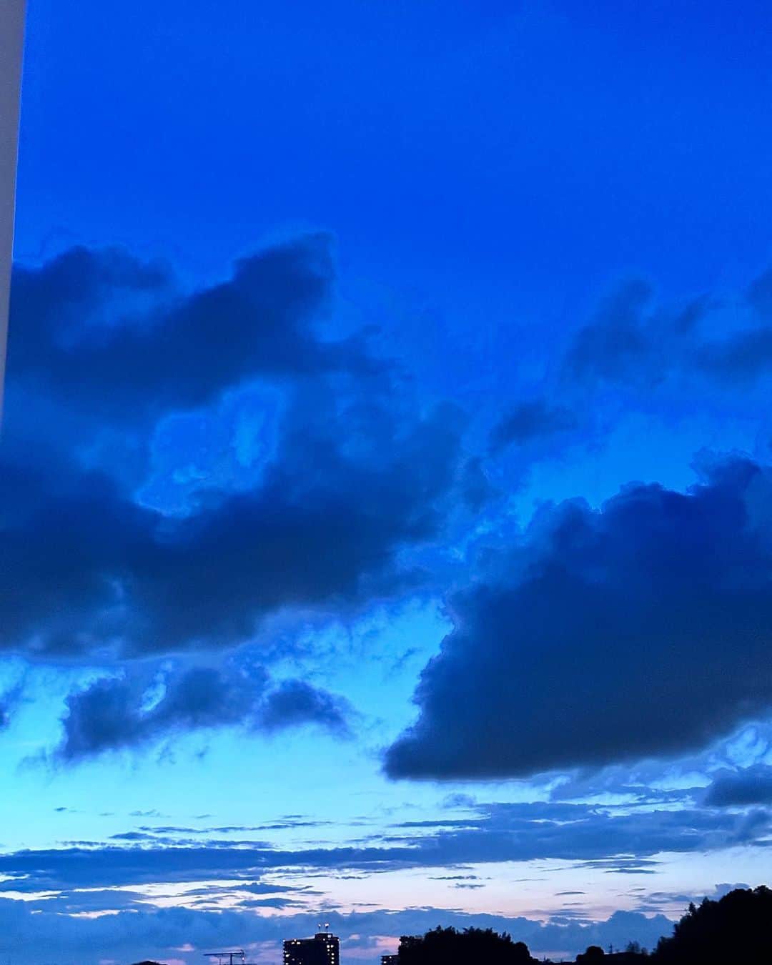 髙垣七瀬さんのインスタグラム写真 - (髙垣七瀬Instagram)「夏の空は不思議  影に飲み込まれないように  #archive」8月11日 18時13分 - nanase_takagaki
