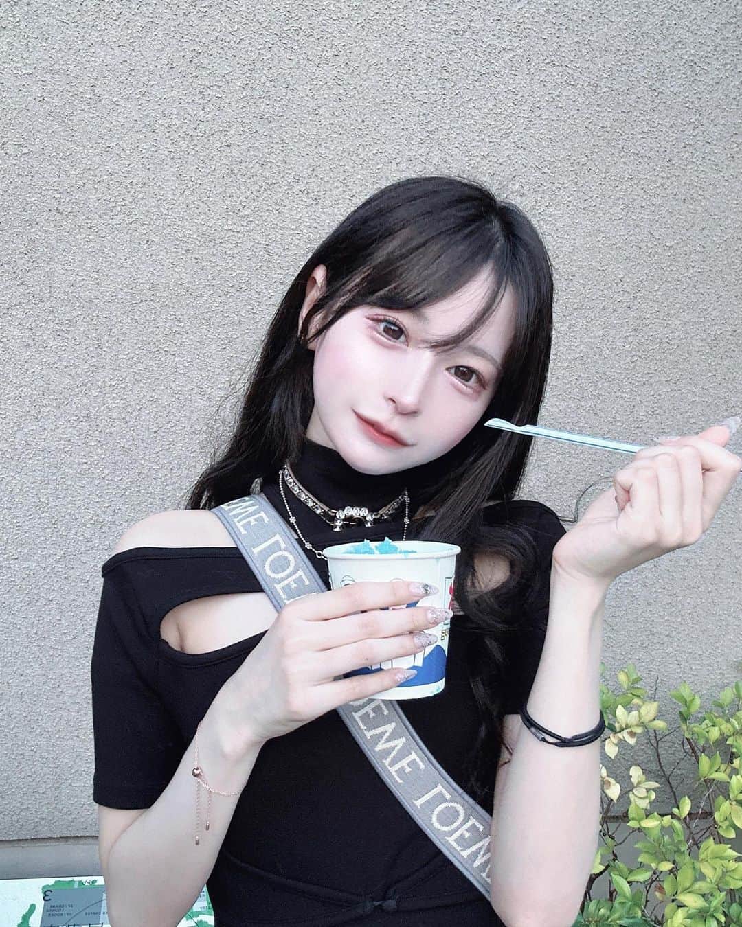 のインスタグラム：「来年の夏も一緒にいよう、」
