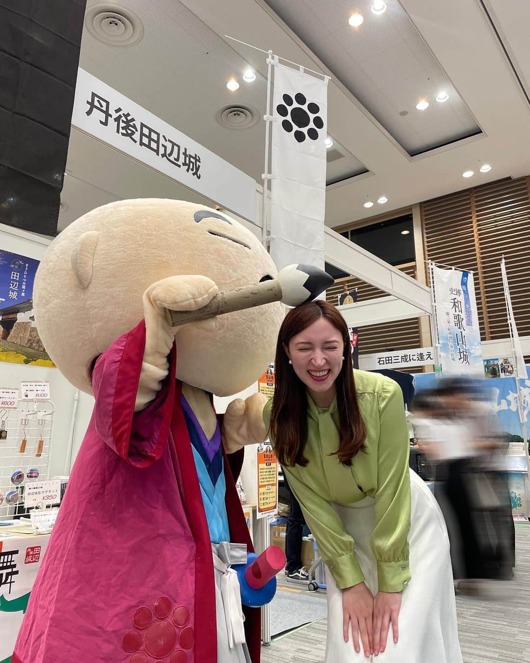 ウーデンジェニファー里沙のインスタグラム：「* 今年も開催しています！ 「大阪・お城フェス２０２３」🏯  お城の魅力を存分に 味わっていただけますよ〜！ 私もすっかり楽しんでおります😆  あす、明後日も イベントステージで司会を務めますので 皆さん、ぜひぜひお越しください✨  グランフロント大阪地下２階 コングレコンベンションセンターで お待ちしています！  .  .  .  #大阪お城フェス #大阪お城フェス2023 #お城巡り #お城イベント #城 #お城 #大阪観光 #大阪 #テレビ大阪 #アナウンサー #ウーデンジェニファー里沙」