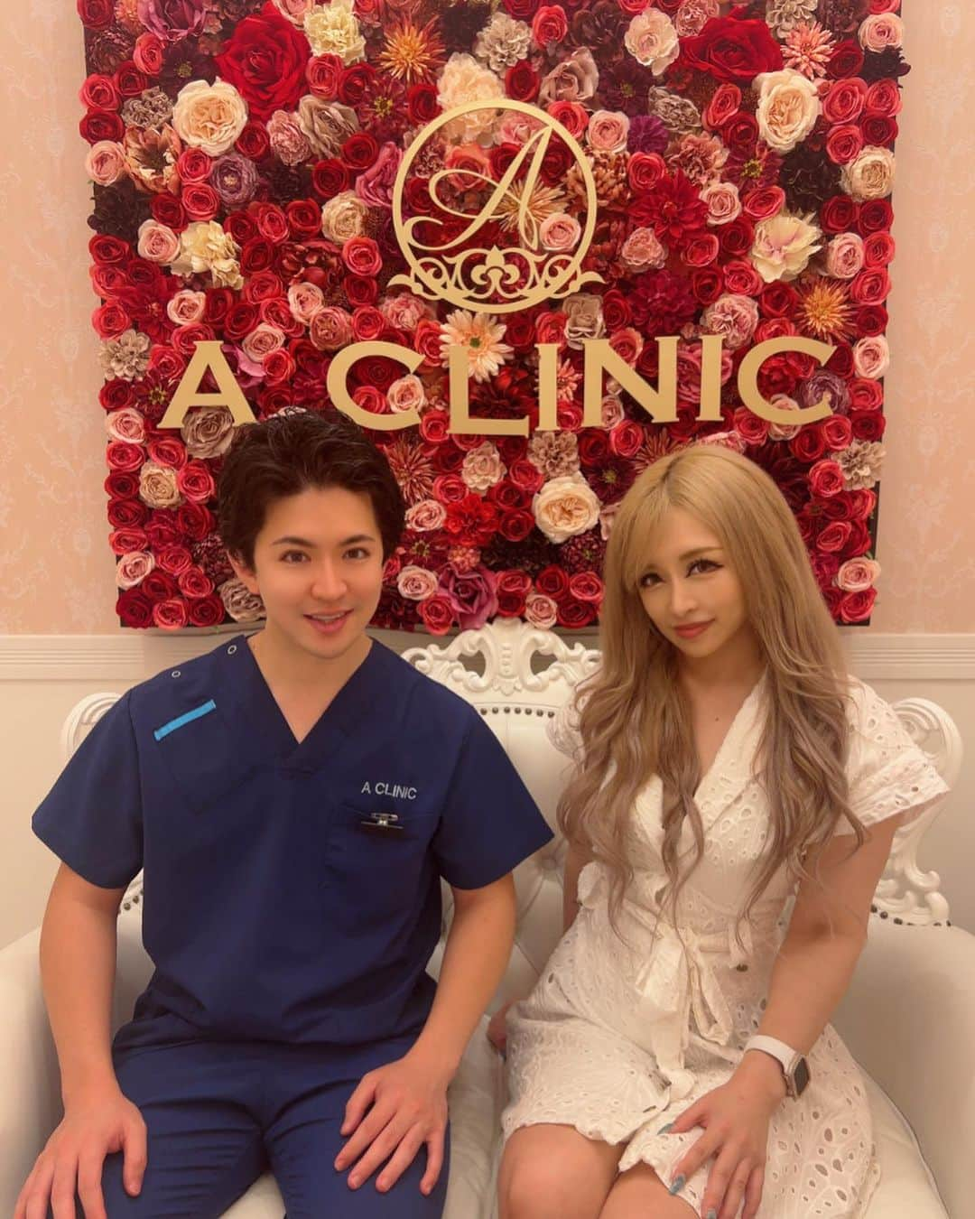 REIRAさんのインスタグラム写真 - (REIRAInstagram)「「ACLINIC」池袋 @a_clinic_ikebukuro の @aclinic_yuzaki  柚崎院長先生のもとへ Aスレッドをやってもらいに 行ってきました✨  フェイスラインのたるみ ほうれい線など 年齢的にの出る部分が 気になっていたので 手術受けたあとは 痛みもほとんど無く その日にお化粧もできて フェイスラインが約15分くらいで スッキリと変身した状態で 帰宅する事ができました✨  クリニック🏥はとても綺麗で プライベート空間な かわいい清潔感の高いフロアで 先生やスタッフさんはとても優しく お話ができ安心して 手術を受けられるクリニックでした✨ ありがとうございます🥀  Aスレッドももちろんまた やりたいけど 他にも色々あって コリアンノーズも きになっちゃってます✨  #aスレッド #aclinic	 #aスレッド #糸リフト #aclinic #aclinic銀座 #aclinic横浜 #aclinic新宿 #aclinic名古屋#aclinic大阪 #aclinic池袋#aclinic福岡 #aclinic仙台#aクリニック #エークリニック#小顔 #スレッドリフト #小顔整形#たるみ改善#リフトアップ #美容外科 #美容皮膚科#美容クリニック #柚﨑一輝」8月11日 18時41分 - reiragram_