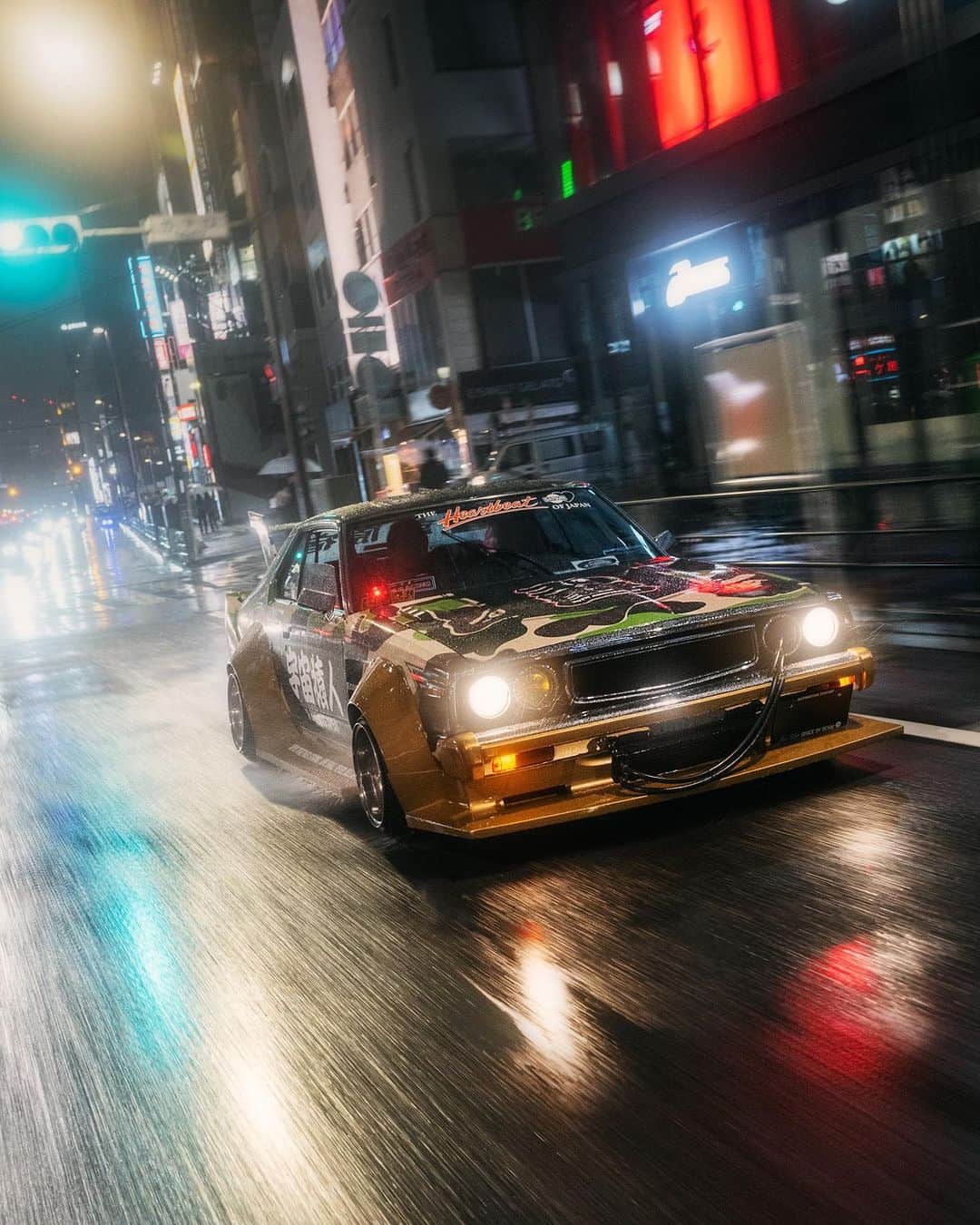 I.T IS INSPIRATIONさんのインスタグラム写真 - (I.T IS INSPIRATIONInstagram)「BAPE®️ x POPRACE collaboration pays homage to Bōsōzoku, a Japanese subculture known for customizing cars and bikes. The road-ready Skyline C210 has been modified based on the collaborative design, featuring BAPE®️ 30th Anniversary Logo, ABC CAMO, and slogans paying tribute to Bōsōzoku. It's not just a scaled-down version of the popular streetcar, but also a highly praised item that you can add to your collection.   - #abathingape #bape #POPRACE #KAIDORACER #ITHK」8月11日 18時44分 - ithk