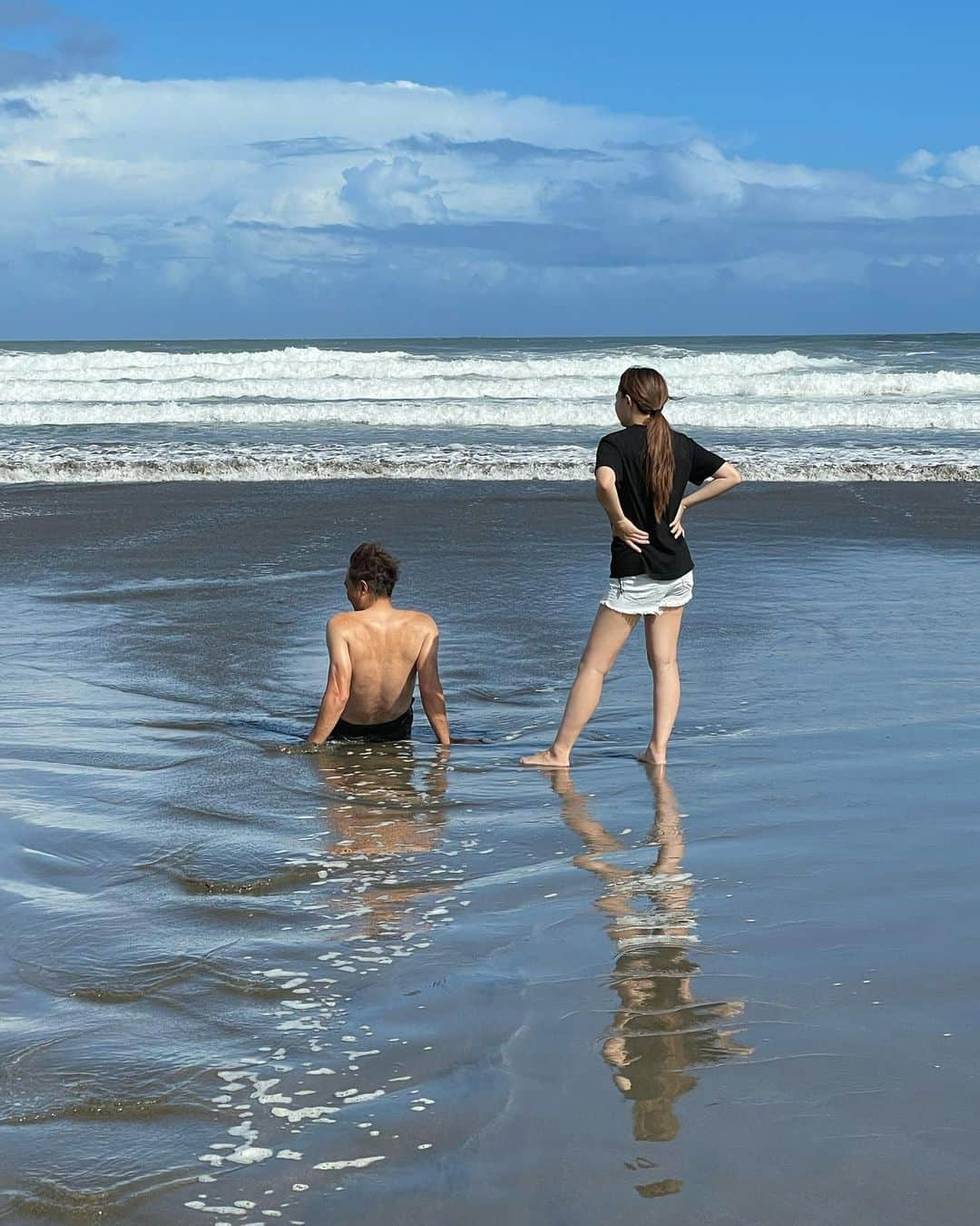 竹原慎二さんのインスタグラム写真 - (竹原慎二Instagram)「今日から夏休み 海へ行ったら遊泳禁止 #お盆休み #台風直撃 #遊泳禁止 #浸かるだけでも  #庭で夕食」8月11日 18時55分 - shinji__takehara