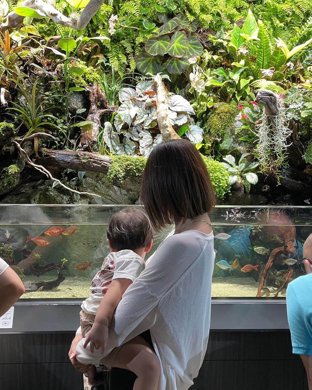 山田菜々美のインスタグラム：「. 初アトア🐠 . 水族館の様な美術館って感じ 異空間で素敵でした🫧 . お盆休みの初日 充実してます🤍🪽 .」