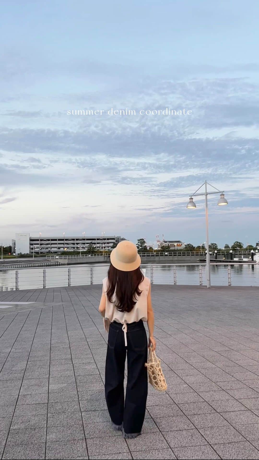 のインスタグラム：「︴𝑠𝑢𝑚𝑚𝑒𝑟 𝑐𝑜𝑜𝑟𝑑𝑖𝑛𝑎𝑡𝑒  𓂃𓈒𓏸   シンプルで大人っぽくて このコーデすごいお気に入りだった💭🫶🏻  ほんとにこのカーブデニム 今年の夏買ってよかったランキング上位👀🤍  低身長でもこんなきれいに履けるデニム嬉しい ,,  . . . #夏コーデ #デニムコーデ #シンプルコーデ #大人っぽコーデ #きれいめカジュアル #きれいめコーデ #低身長コーデ」