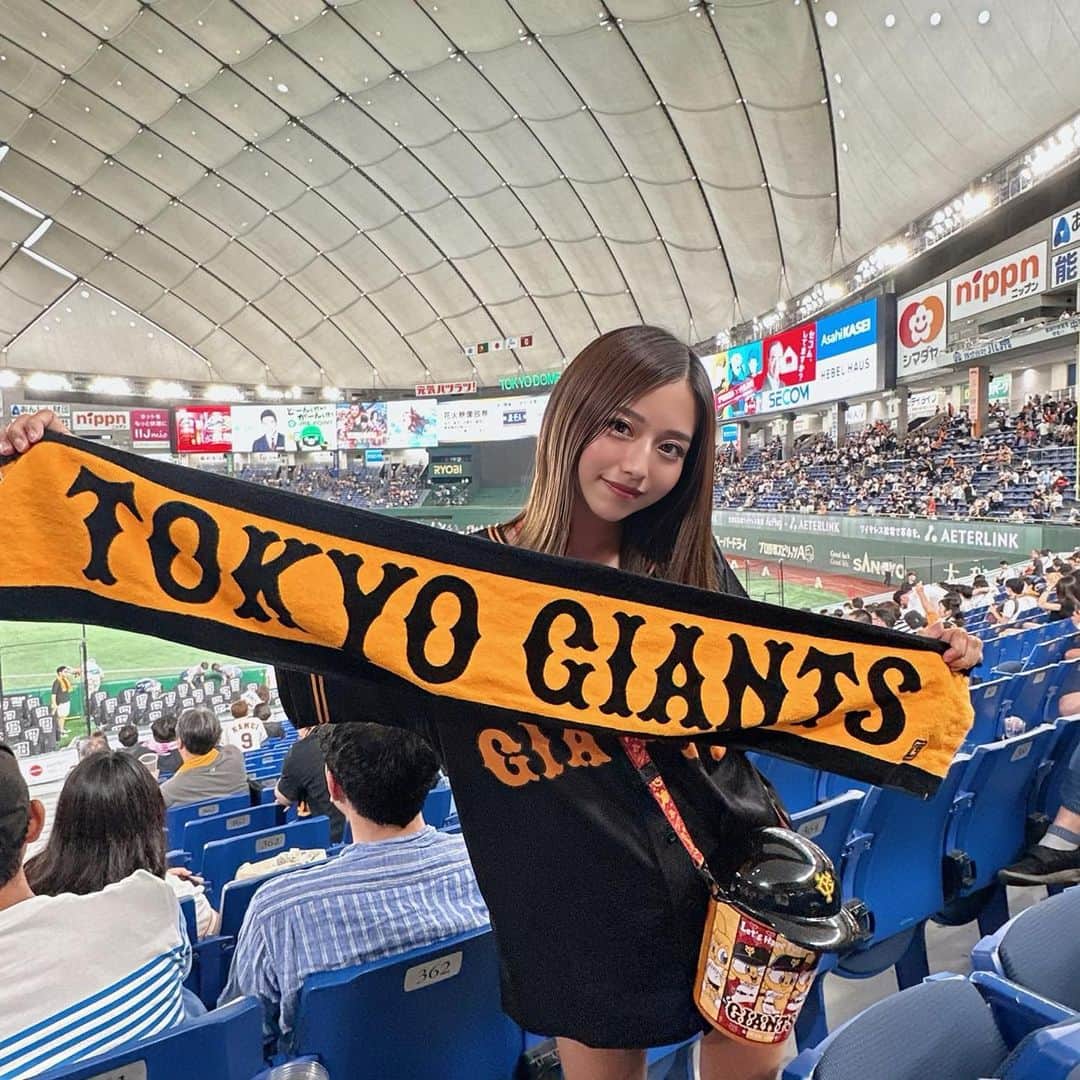 なーちゃんさんのインスタグラム写真 - (なーちゃんInstagram)「・ 東京ドームでGIANTS対DeNAの試合を見てきたよ⚾️ 応援団の声量には圧倒されちゃった😳✨✨ みんなで一致団結するのって楽しいよね💗 ・ ・ ・ #水道橋 #後楽園 #東京ドーム #ジャイアンツ #野球 #dna」8月11日 18時59分 - nanasan_gram7