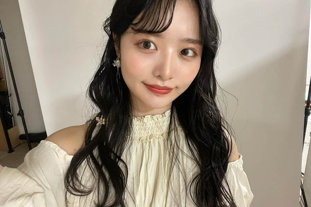 高鶴桃羽さんのインスタグラム写真 - (高鶴桃羽Instagram)「札幌ベルエポック美容専門学校 @sapporobelle  パンフレット撮影の時の写真📷✨  とっても素敵にヘアメイクしていただきました🥺🫶  💇🏻‍♀️💄 @hisaraki_hair  @sakurachild_317   @ryoka_0720 ちゃんと一緒ですーっごい楽しかった🥰🫶  #ベルエポック美容専門学校 #札幌ベルエポック美容専門学校 #ヘアメイク」8月11日 19時00分 - momoha2003523