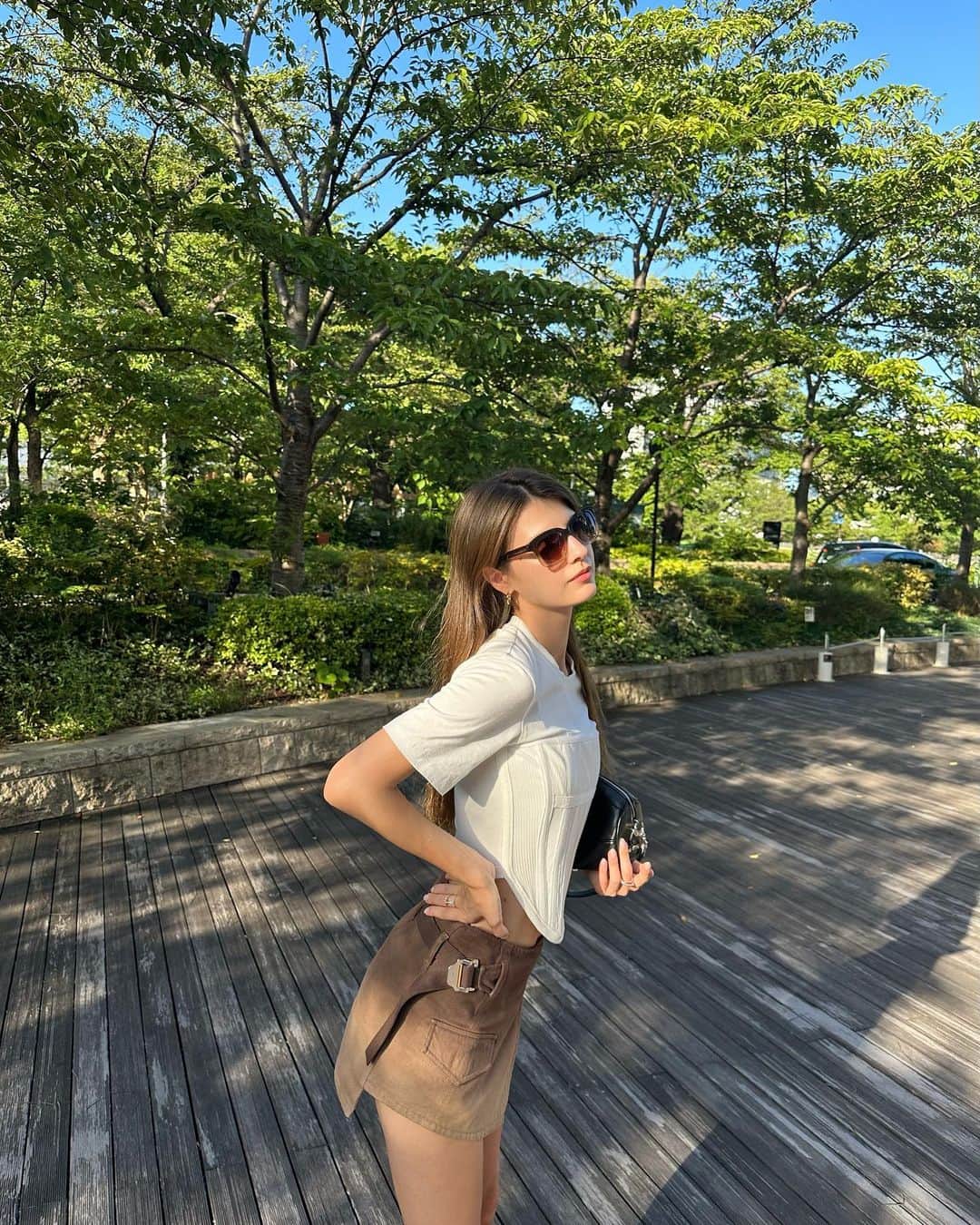 マギーのインスタグラム：「Tops&skirt @dionlee  One of my favorite brand. 大好きなブランド💗  Shoes @hoganbrand  日本に再上陸するみたい! 厚底がかわいい、ブーツも狙ってる」