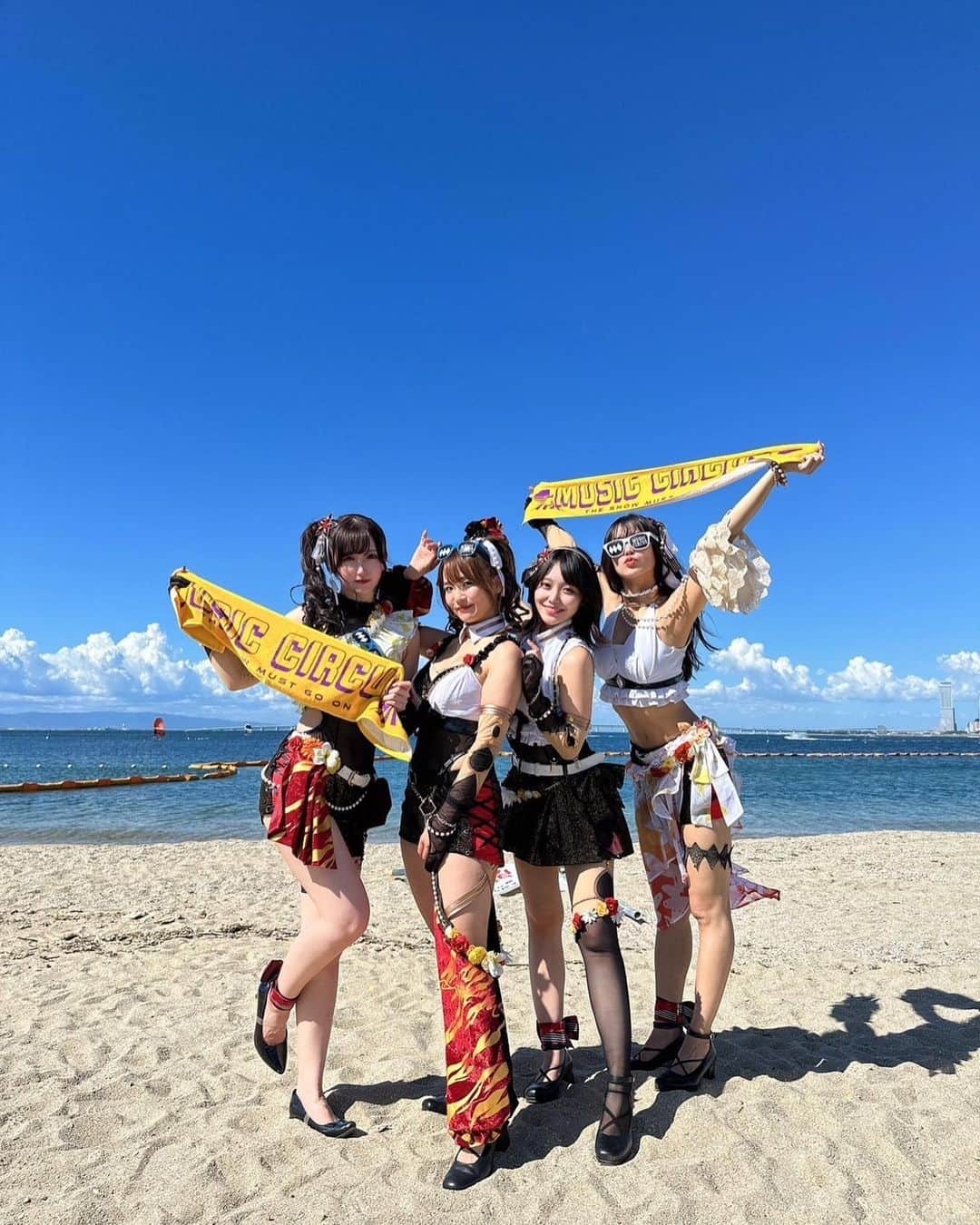 平嶋夏海さんのインスタグラム写真 - (平嶋夏海Instagram)「MUSIC CIRCUS公式アフターPARTYはアンモナに集合です🥳🥳🥳🥳🥳  出演時間は… 💛Merm4id  TIME 1:00- (翌日25:00) START  💜Raychell さん TIME 1:20- (翌日25:20) START」8月11日 19時11分 - natsuminsta528