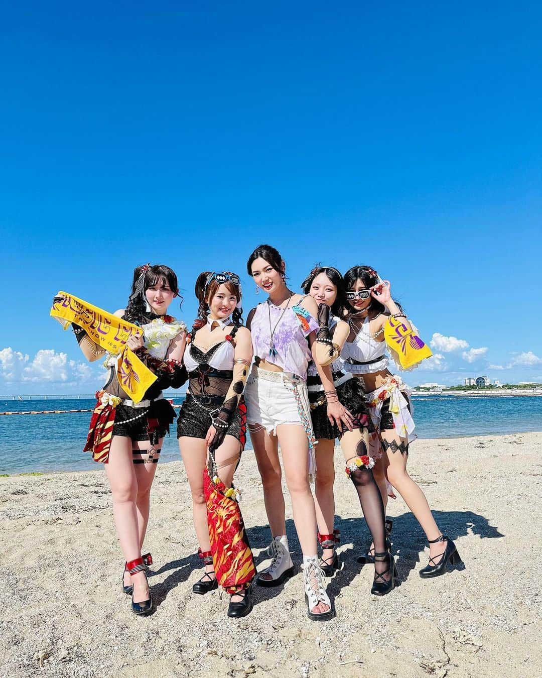 平嶋夏海さんのインスタグラム写真 - (平嶋夏海Instagram)「MUSIC CIRCUS公式アフターPARTYはアンモナに集合です🥳🥳🥳🥳🥳  出演時間は… 💛Merm4id  TIME 1:00- (翌日25:00) START  💜Raychell さん TIME 1:20- (翌日25:20) START」8月11日 19時11分 - natsuminsta528